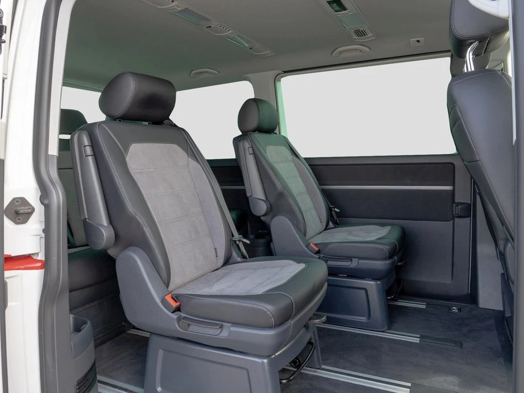 Volkswagen-Multivan-image-8