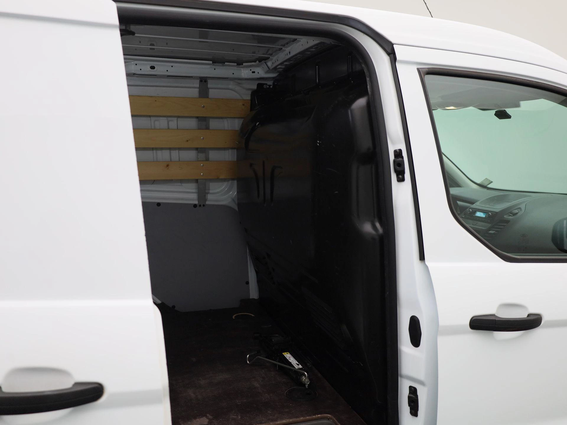 Ford-Transit Connect-image-13