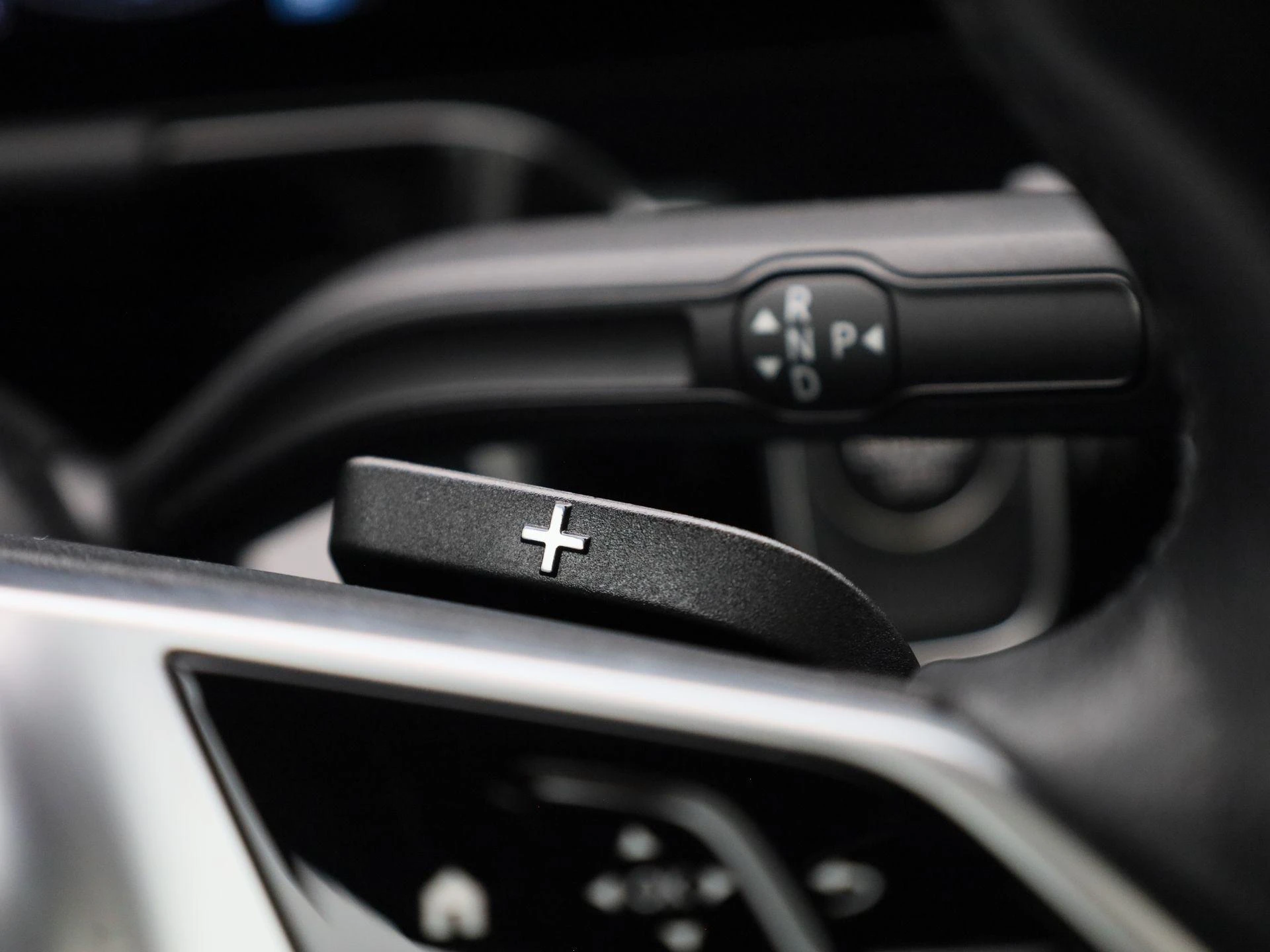 Mercedes-Benz-GLA-image-26