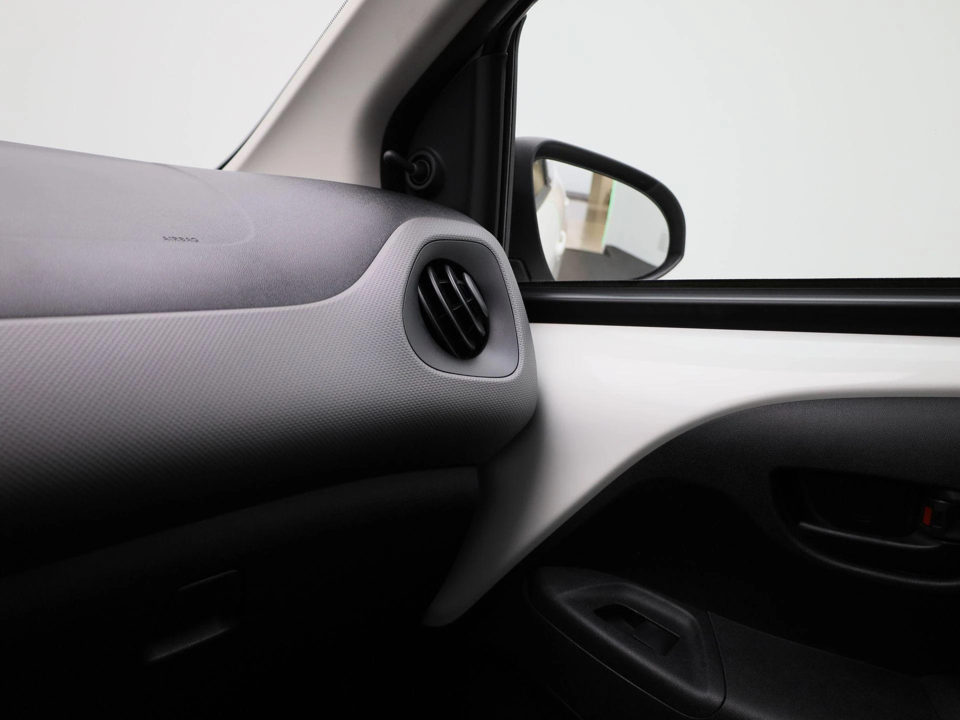 Peugeot-108-image-23