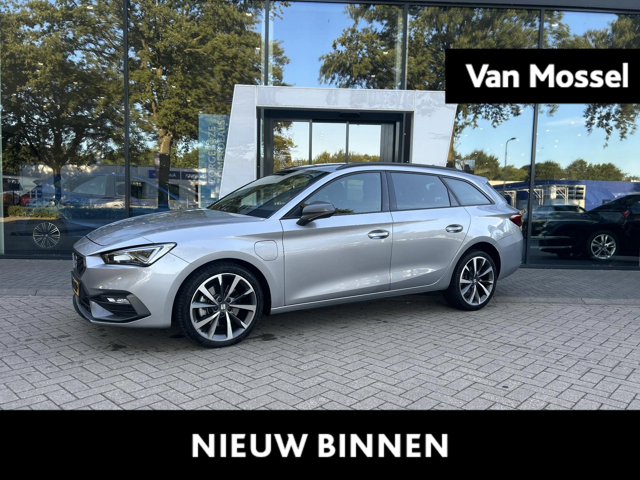 SEAT-Leon-image-0