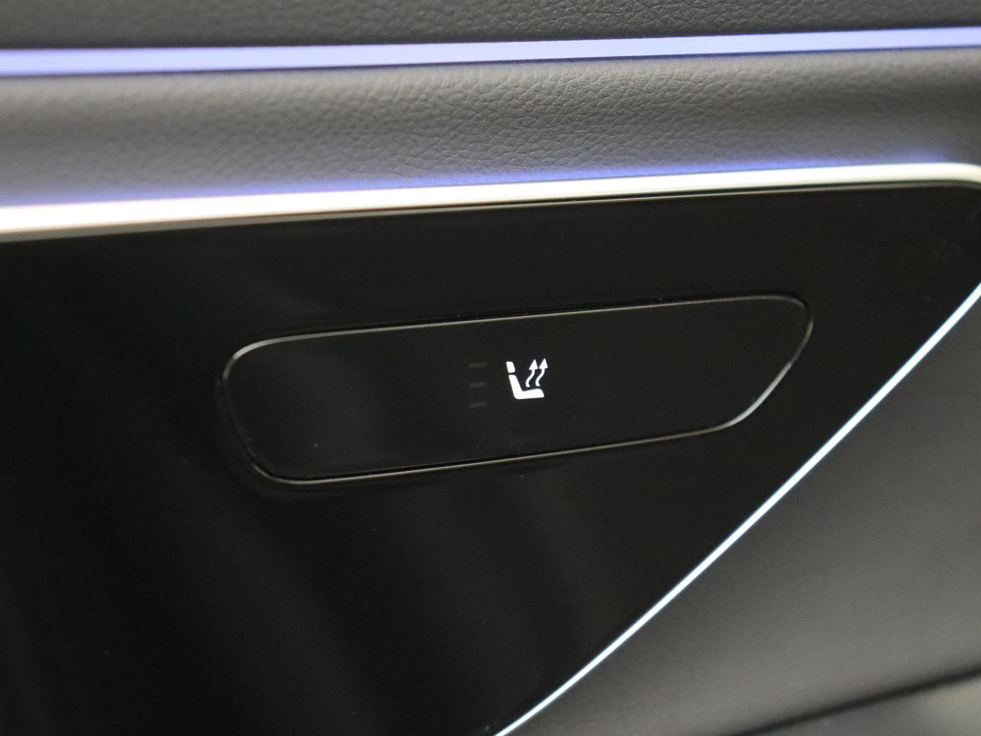 Mercedes-Benz-E-Klasse-image-24