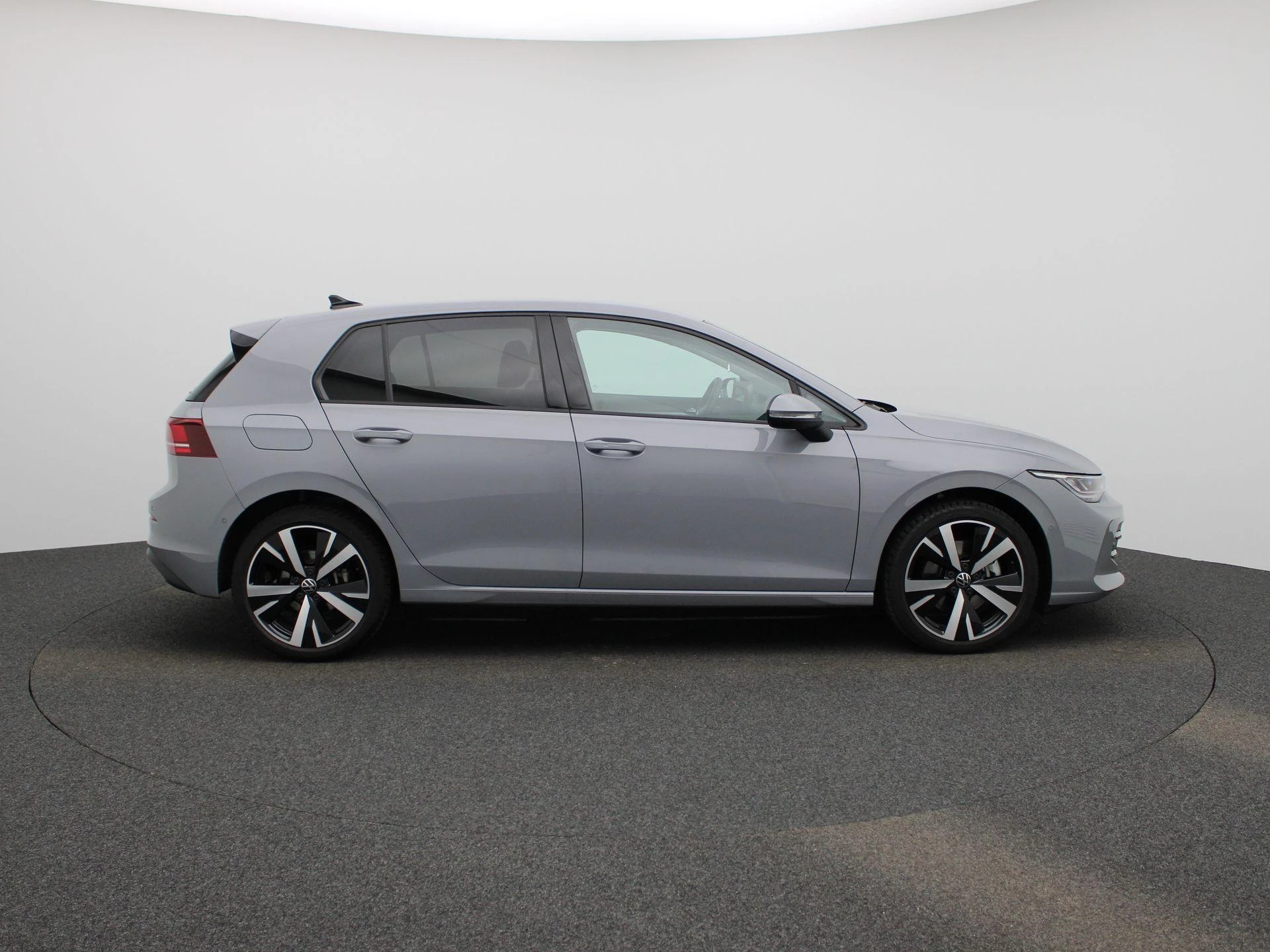 Volkswagen-Golf-image-5