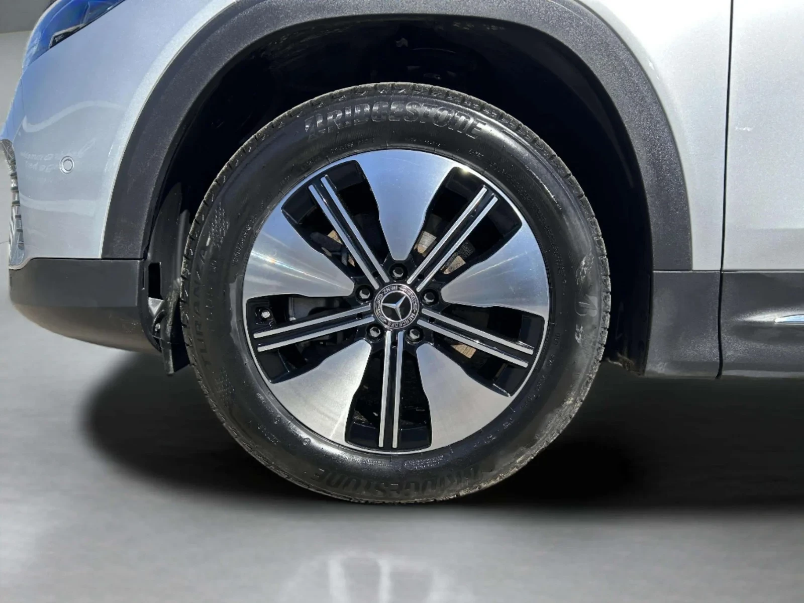 Mercedes-Benz-EQB-image-8