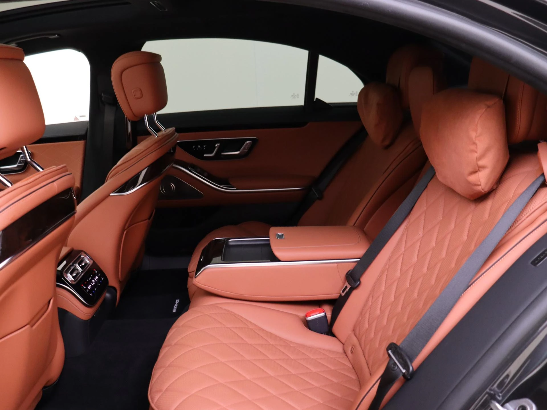 Mercedes-Benz-S-Klasse-image-15