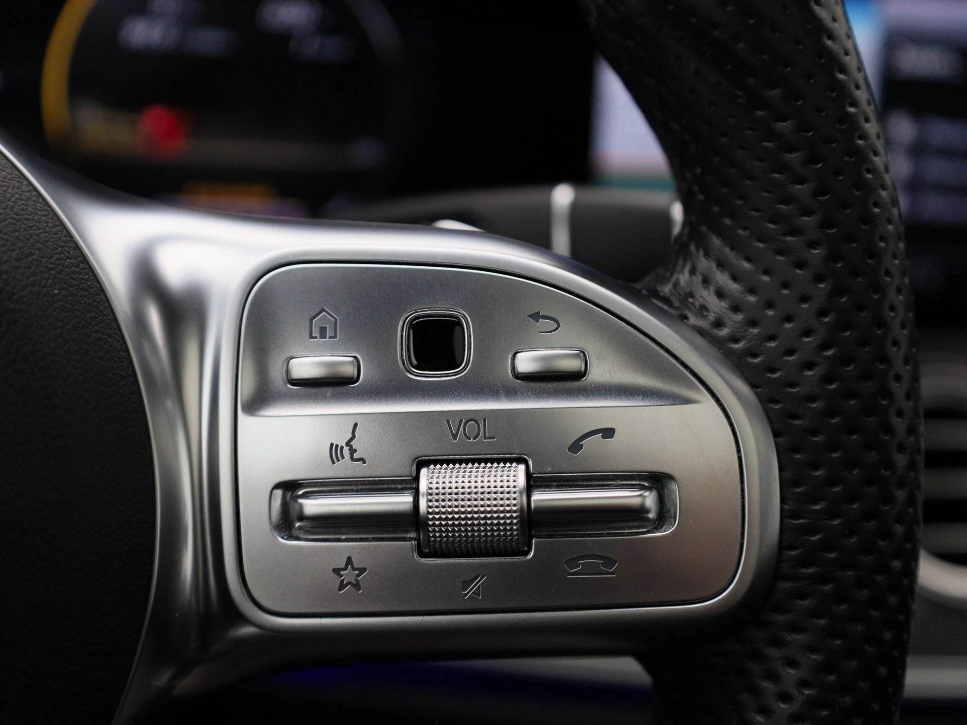 Mercedes-Benz-E-Klasse-image-22