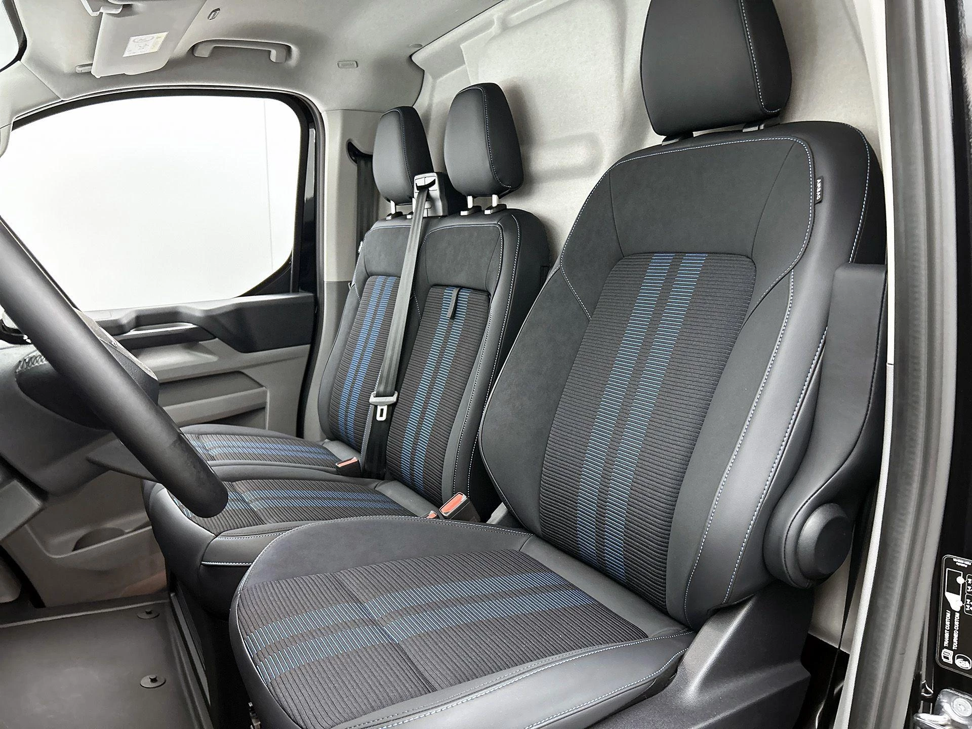 Ford-Transit Custom-image-37