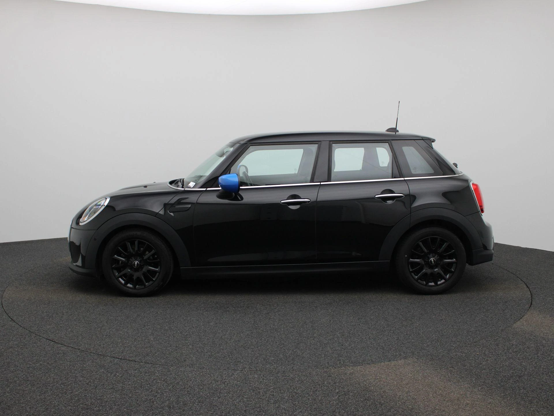 MINI-One-image-3