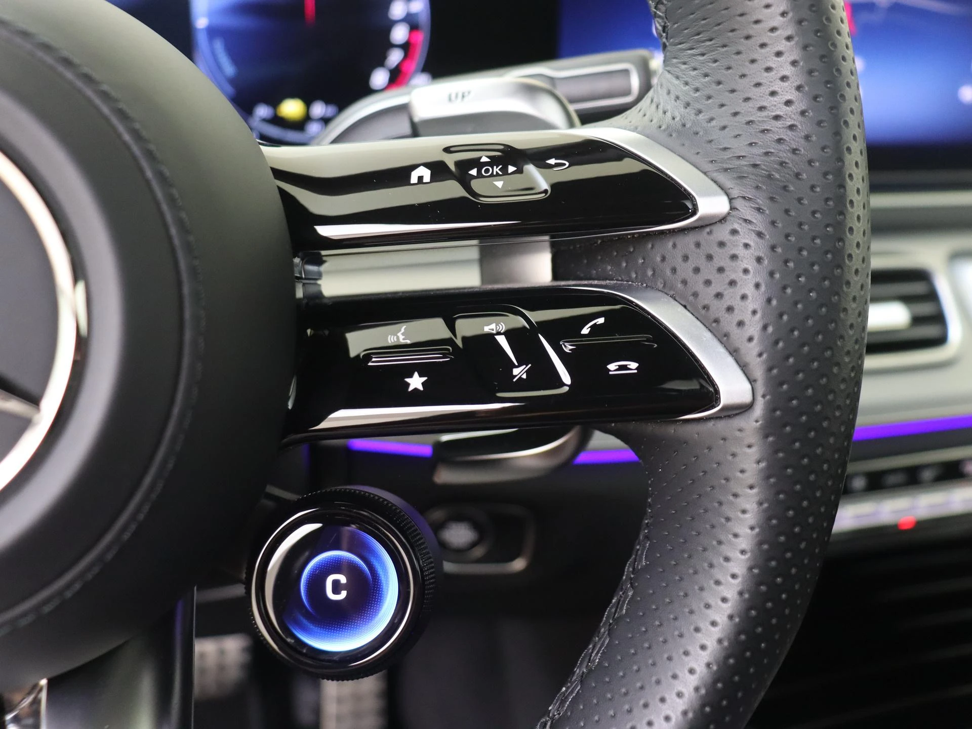 Mercedes-Benz-GLE-image-12
