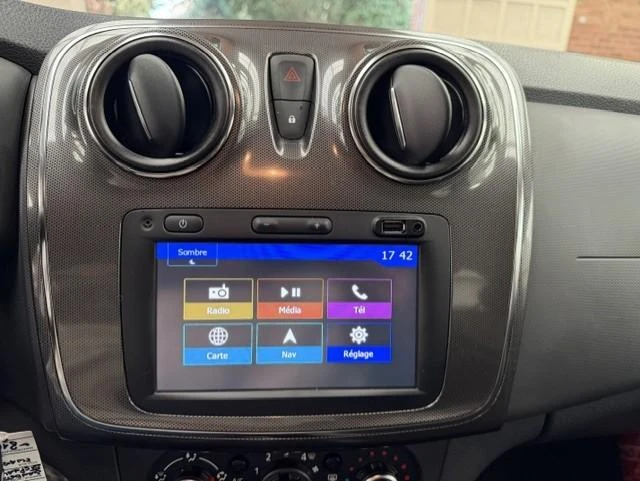 Dacia-Sandero Stepway-image-12