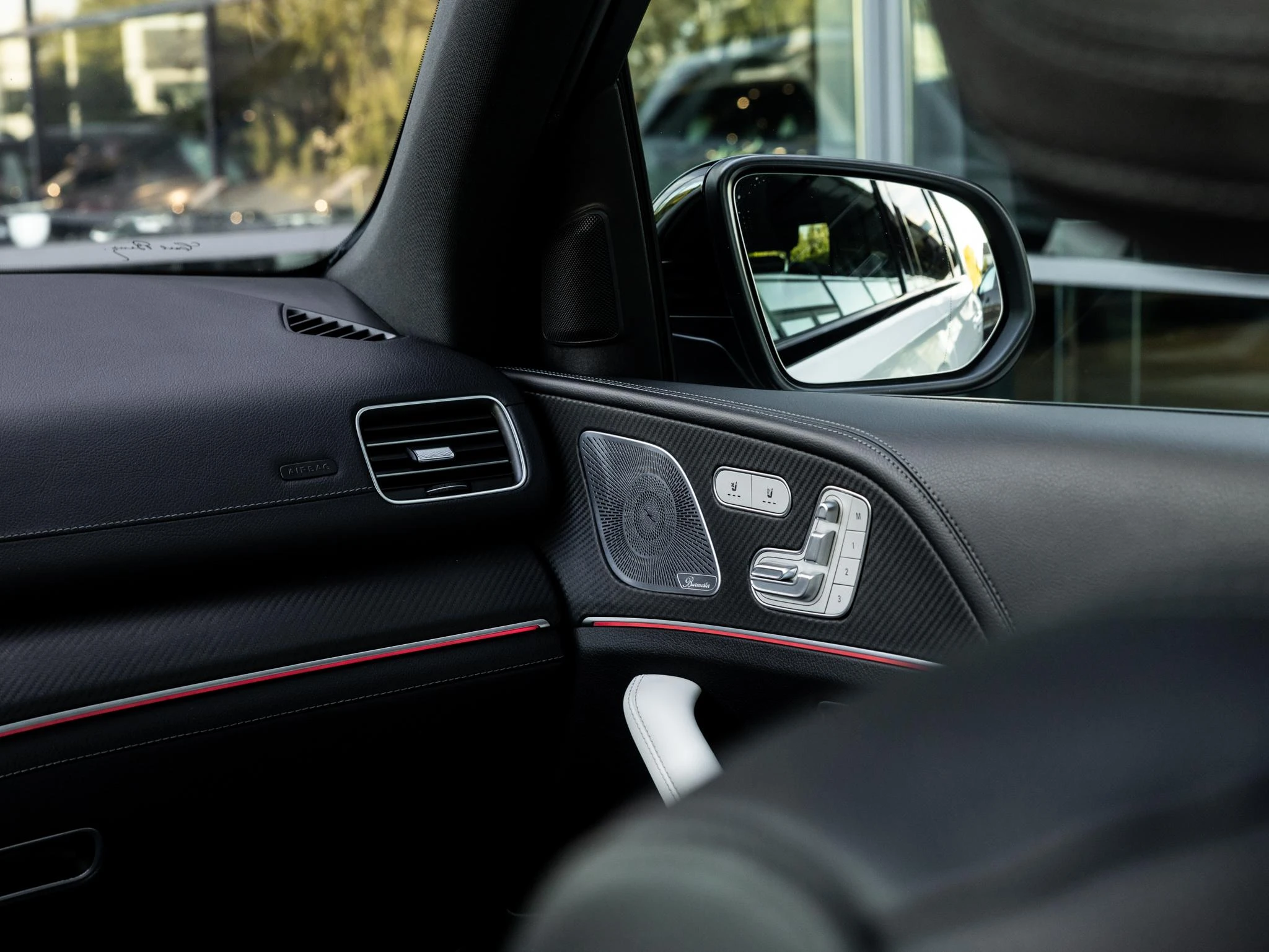 Mercedes-Benz-GLE-image-39