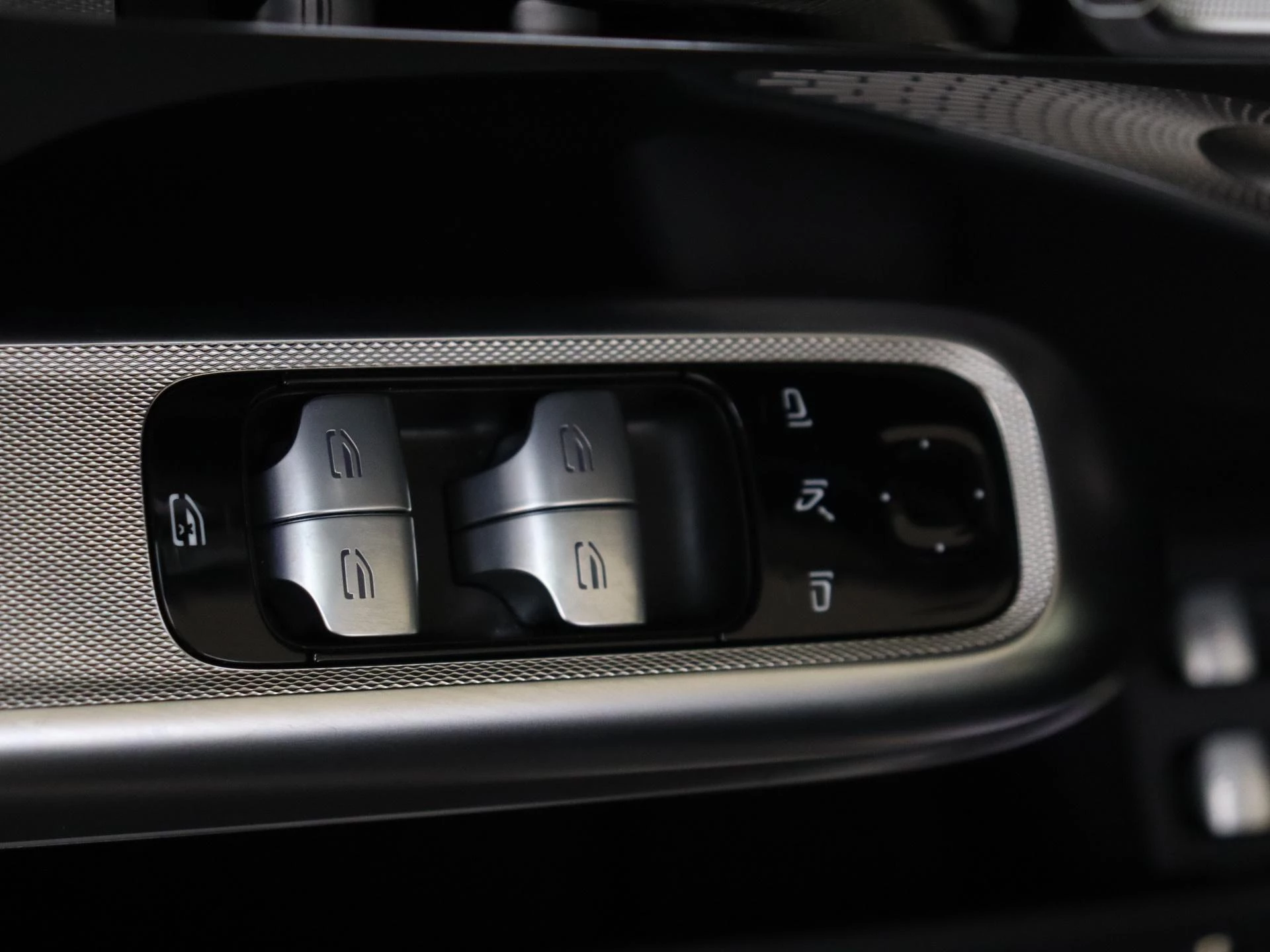 Mercedes-Benz-E-Klasse-image-29