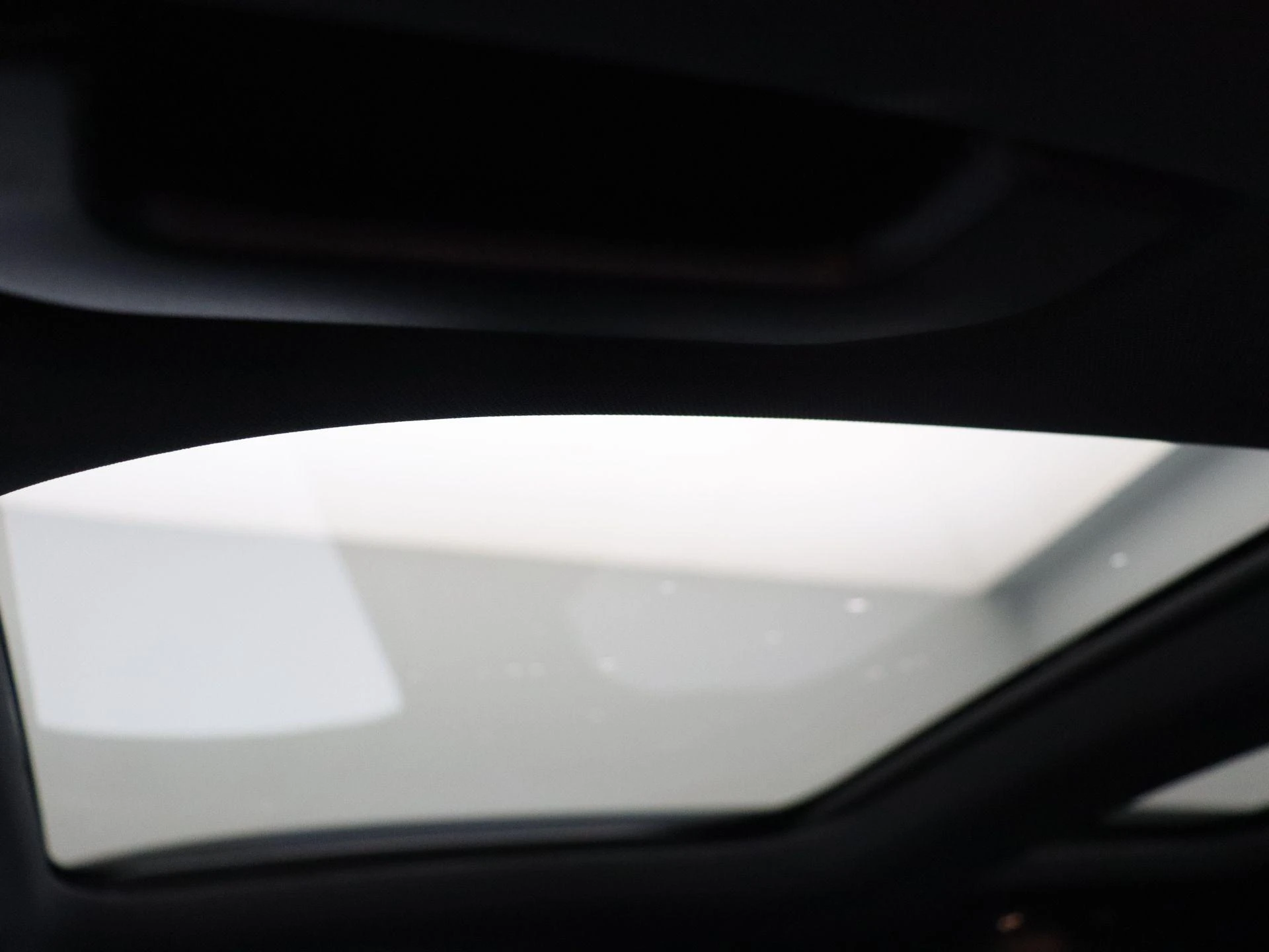 Mercedes-Benz EQB 250+ AMG Line + LEDER + PANO + BURMESTER + CARPLAY + HEAD UP +
