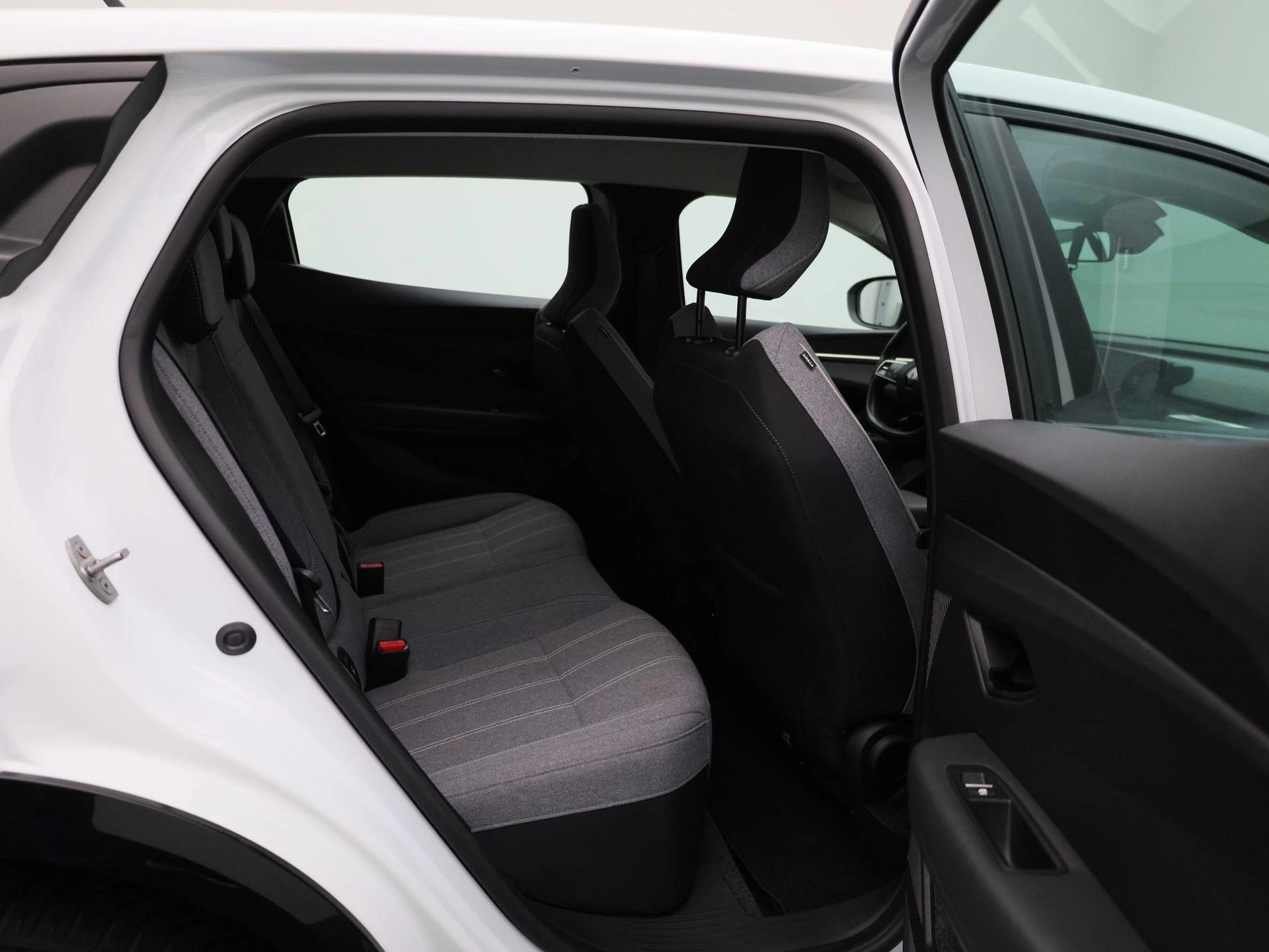 Renault-Megane E-Tech-image-37