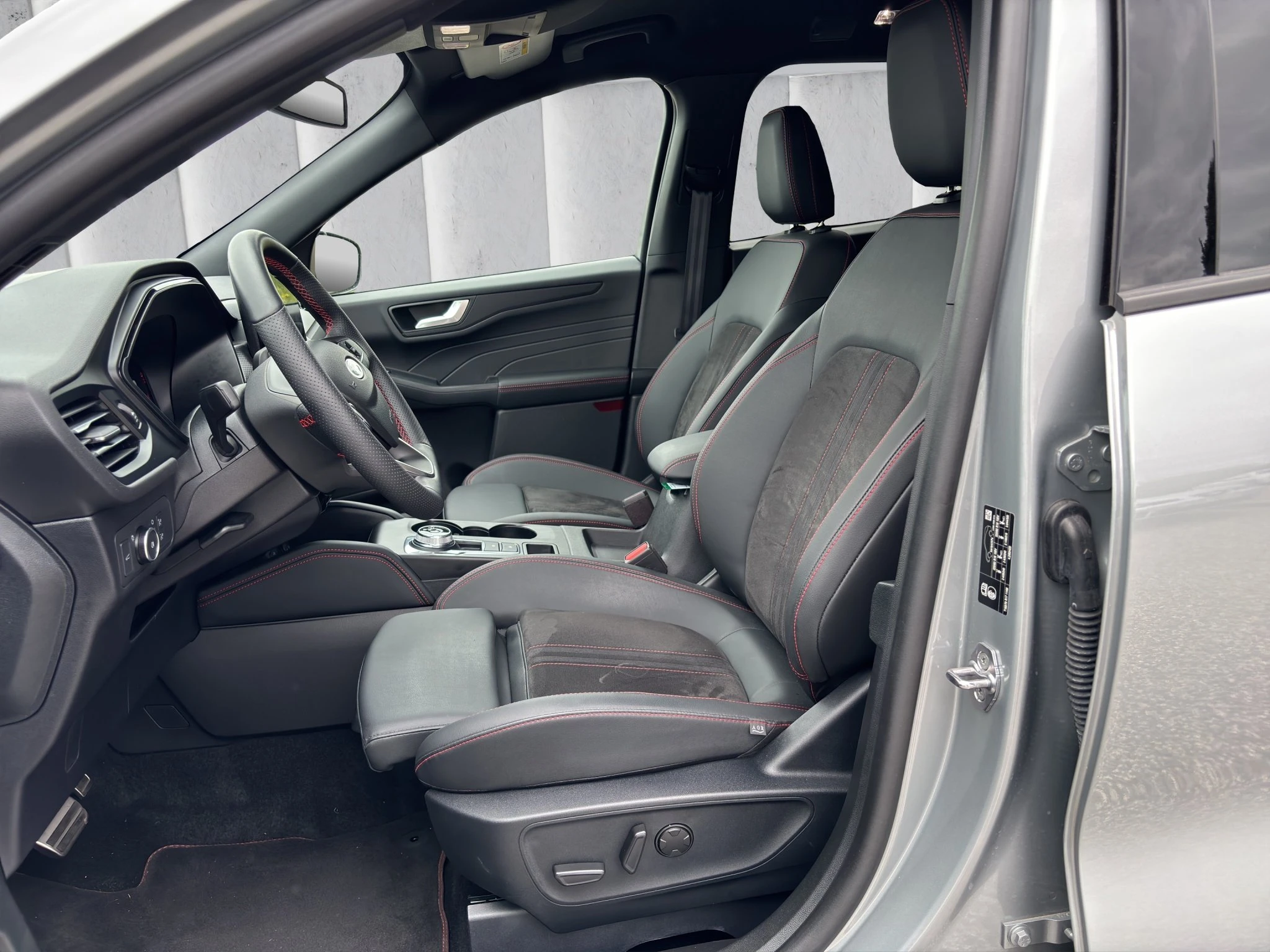 Ford Kuga ST-Line X Aut.*360GRAD*LED-MATRIX*NAVI*GRA*WINTER-PKT.
