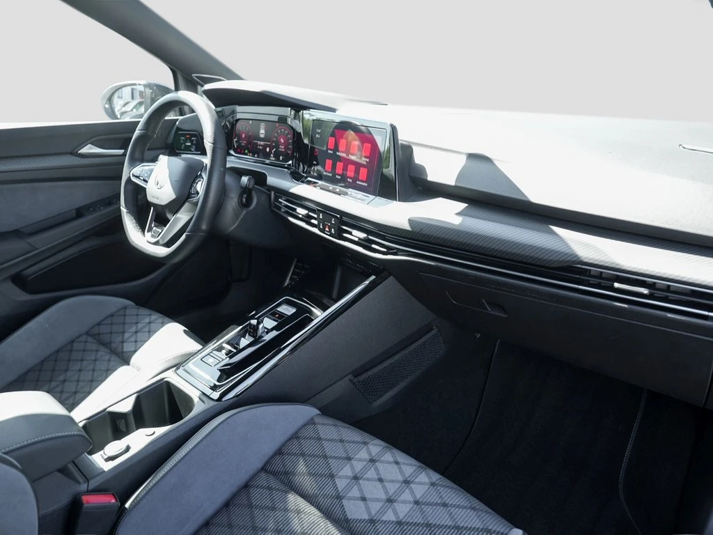 Volkswagen-Golf-image-7