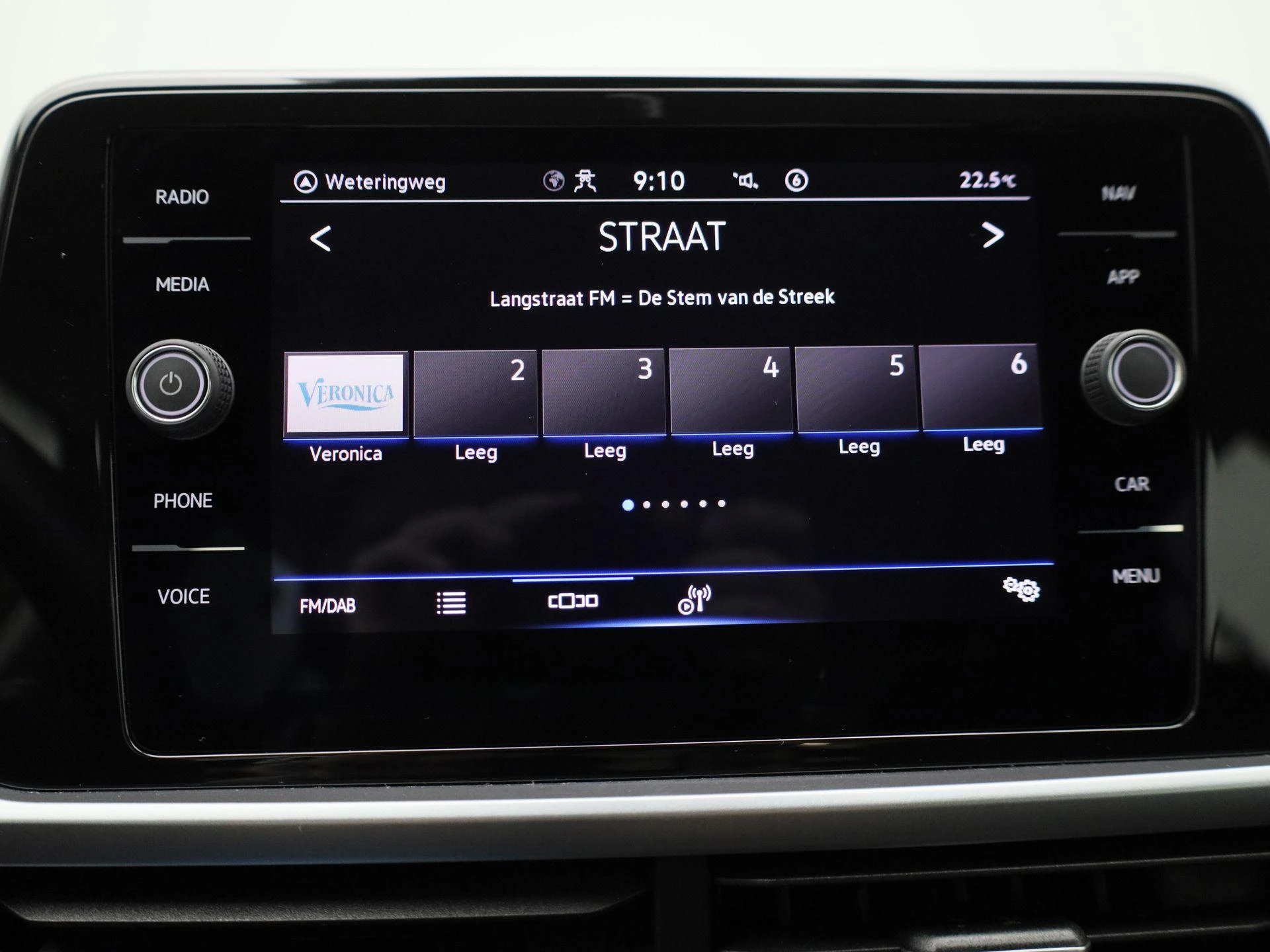 Volkswagen-T-Roc-image-15