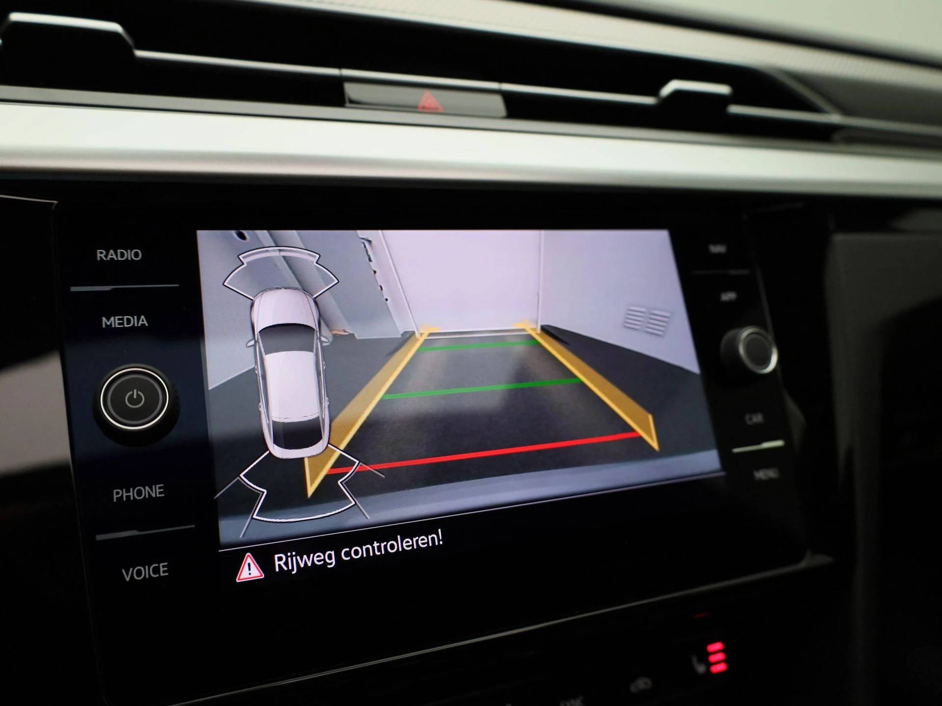 Volkswagen-Arteon-image-34