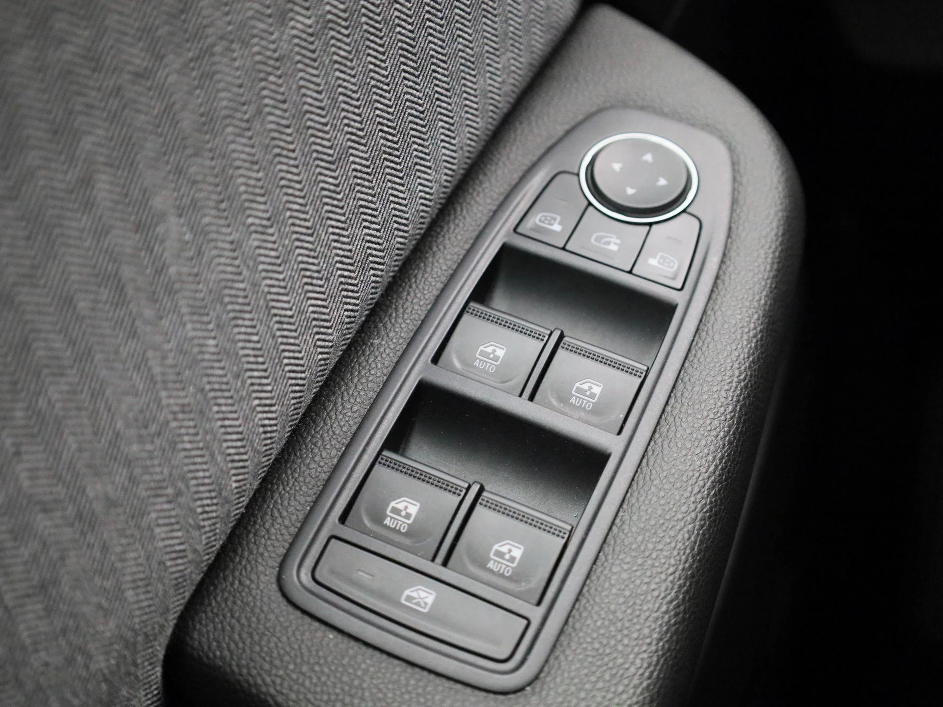 Renault-Clio-image-27