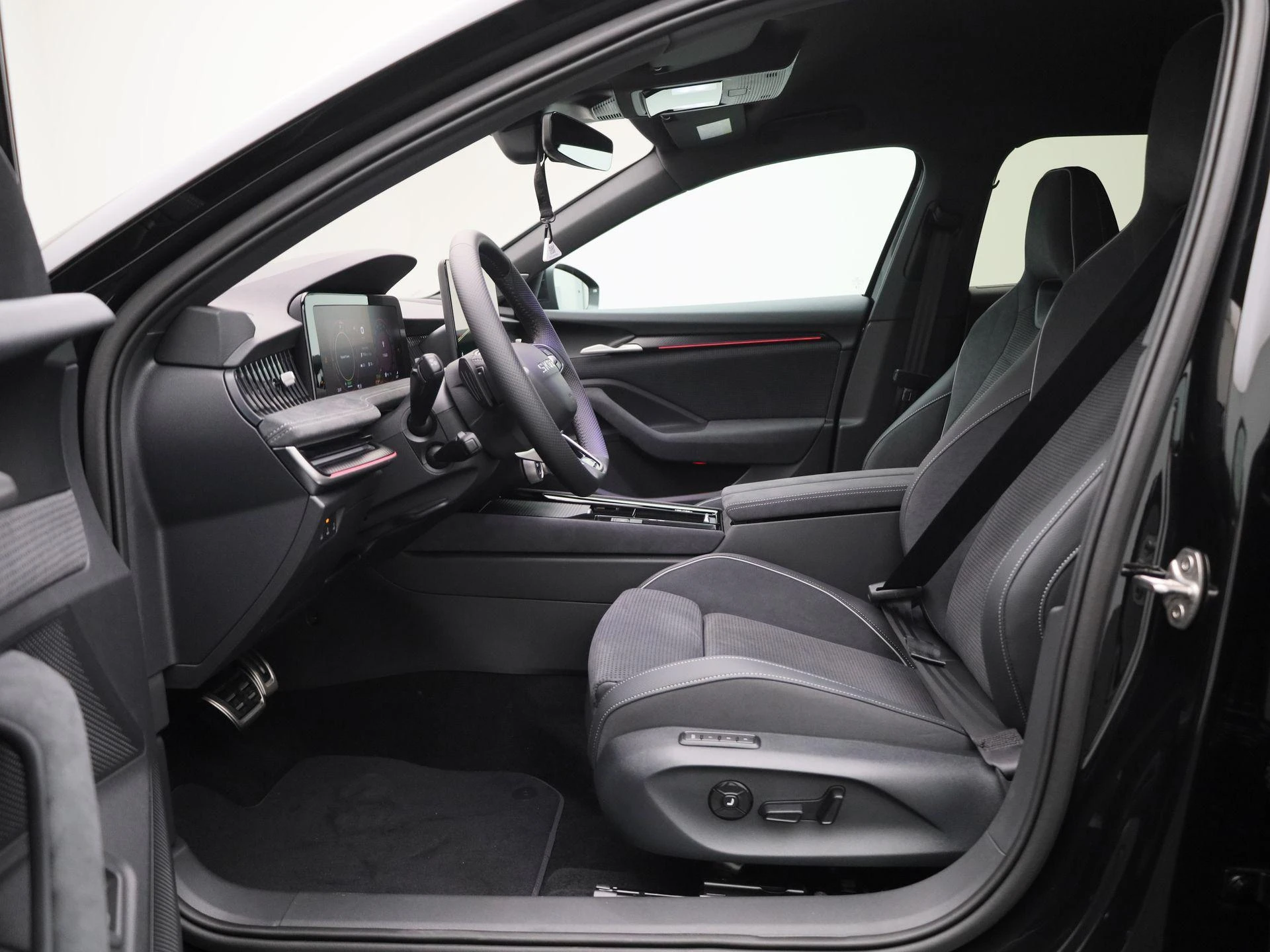 Škoda Superb Combi 1.5 TSI PHEV Sportline Business 204 PK