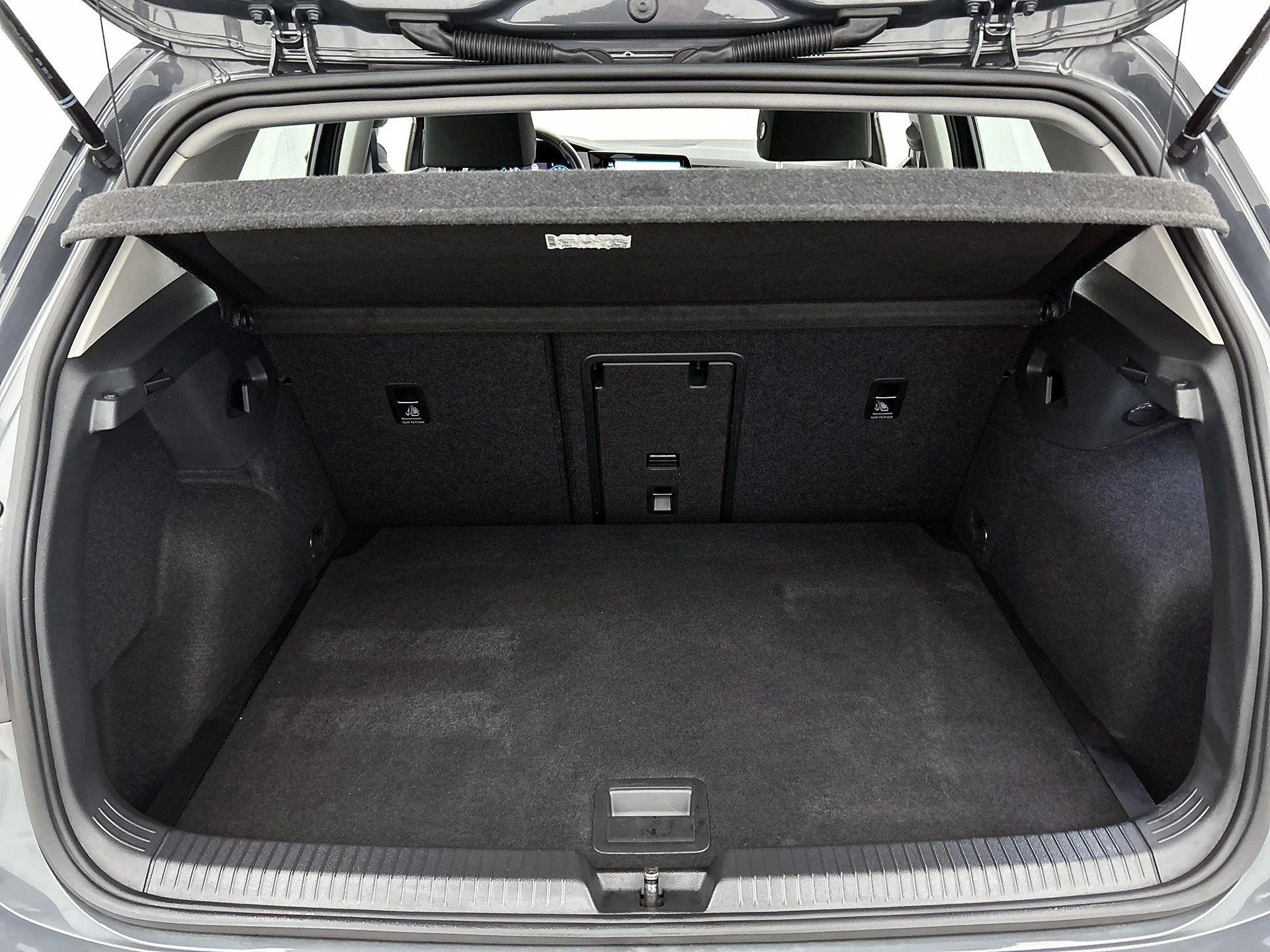 Volkswagen-Golf-image-20