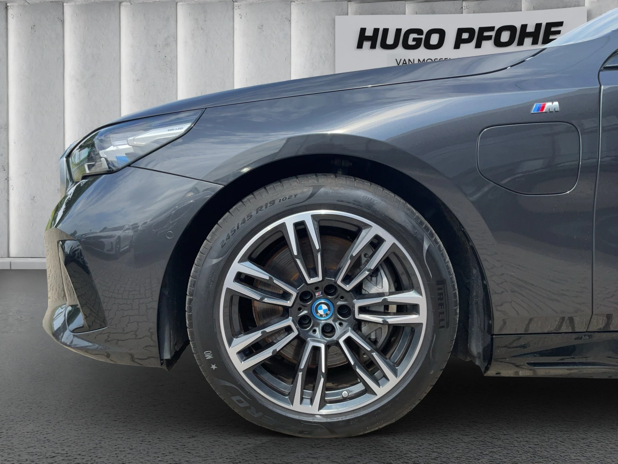 BMW 5er Reihe 550e xDrive M Sport . Driving Prof