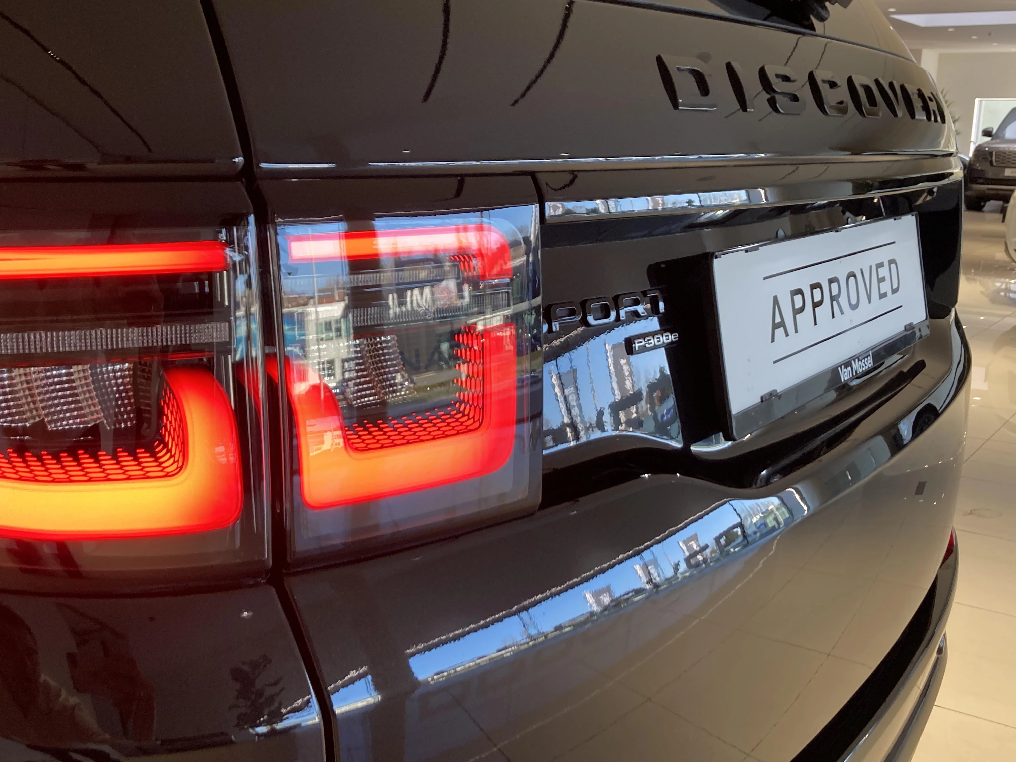 Land Rover-Discovery Sport-image-13