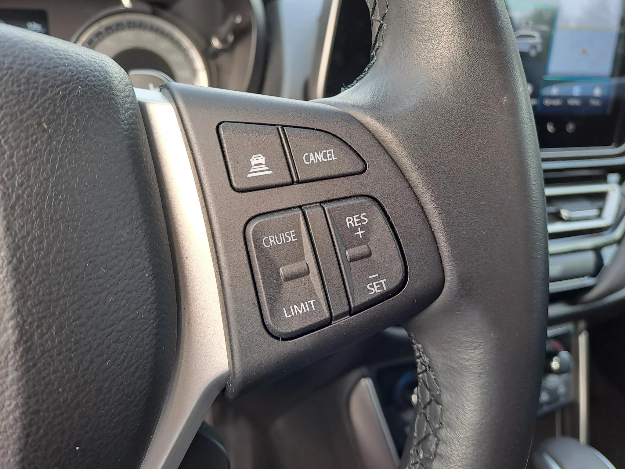 Suzuki-S-Cross-image-19