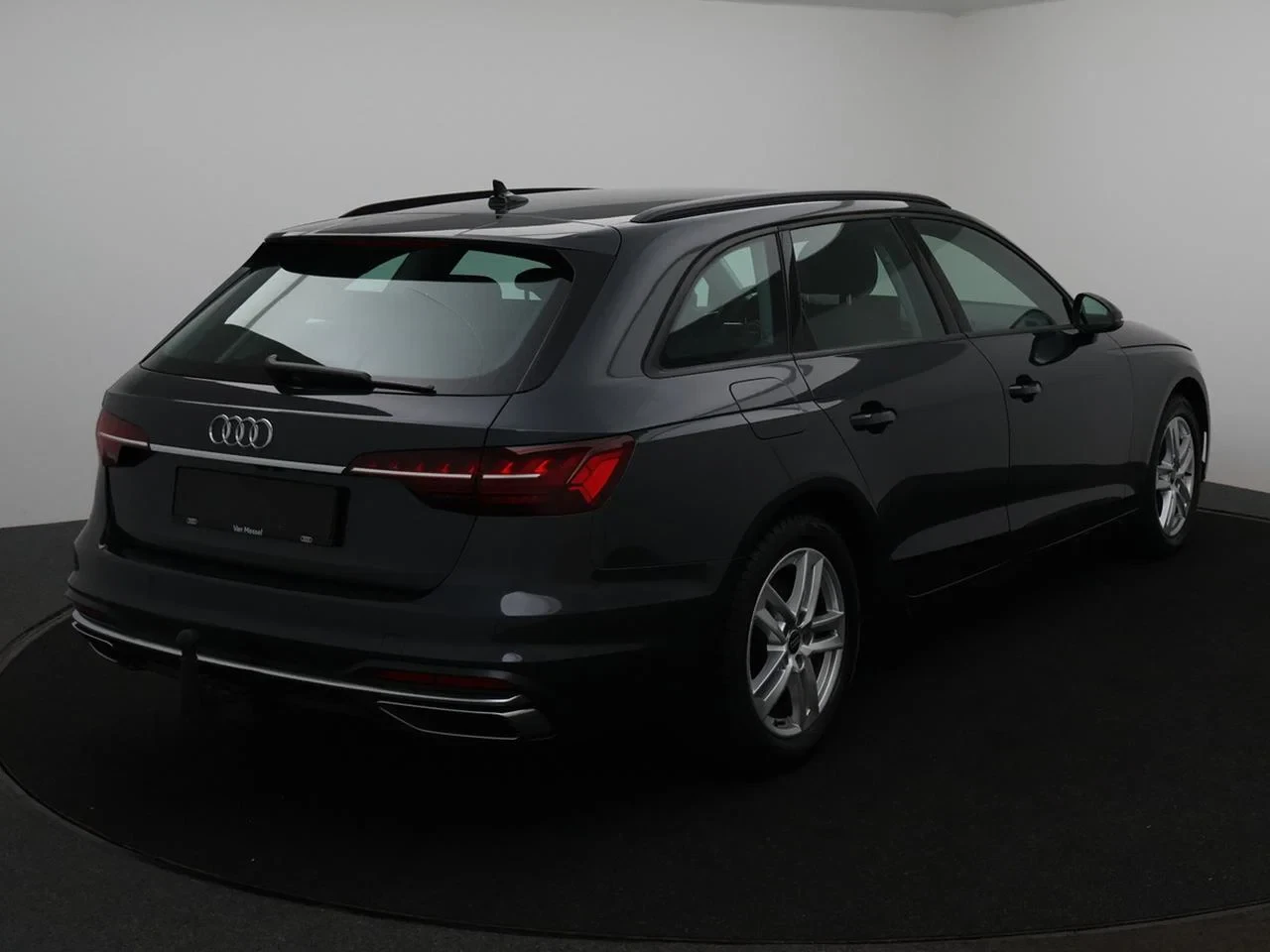 Audi-A4-image-1