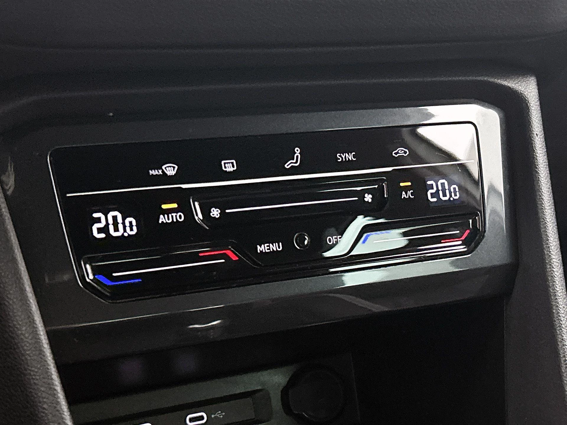 Volkswagen-Tiguan-image-22