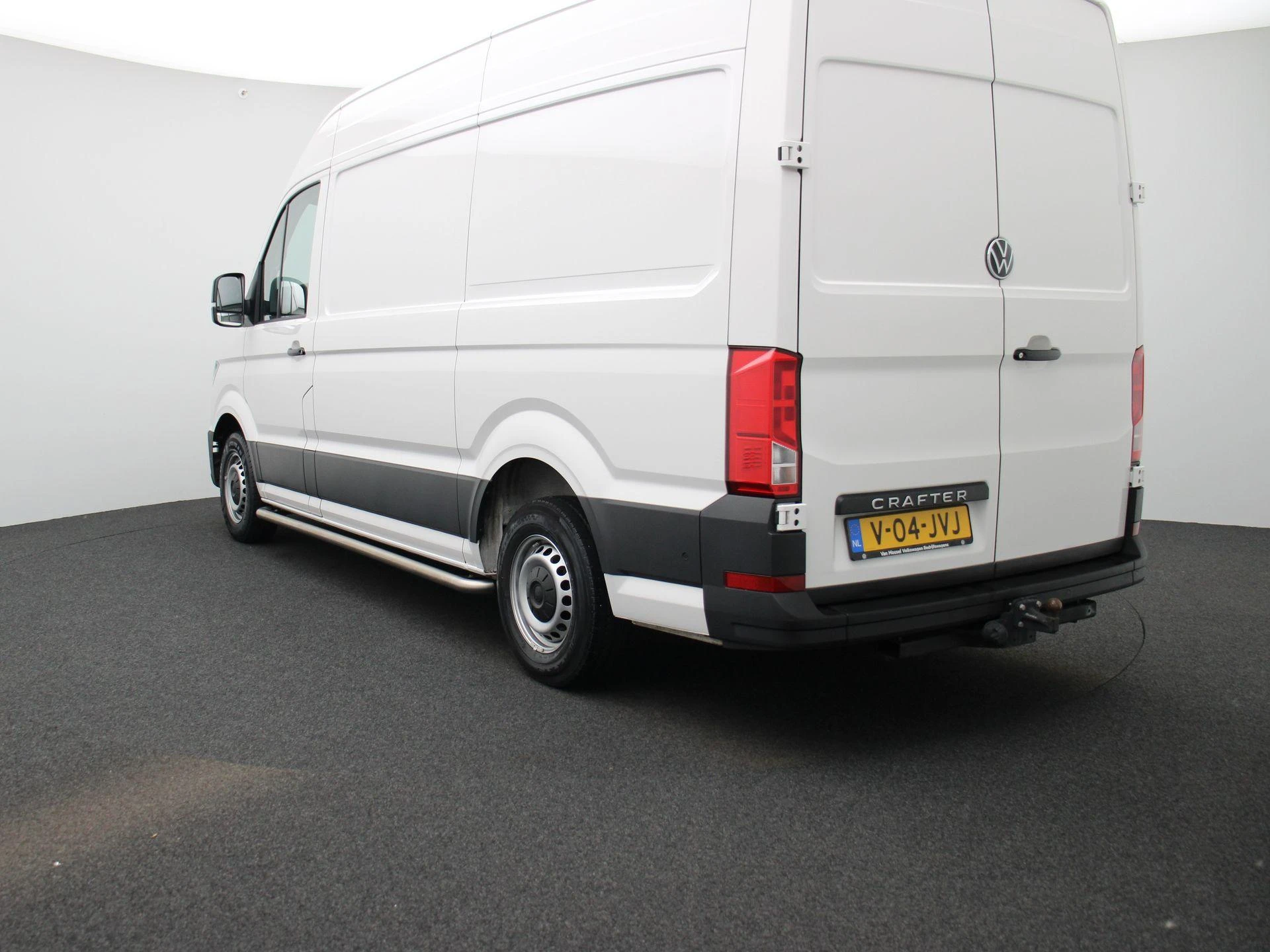 Volkswagen-Crafter-image-1