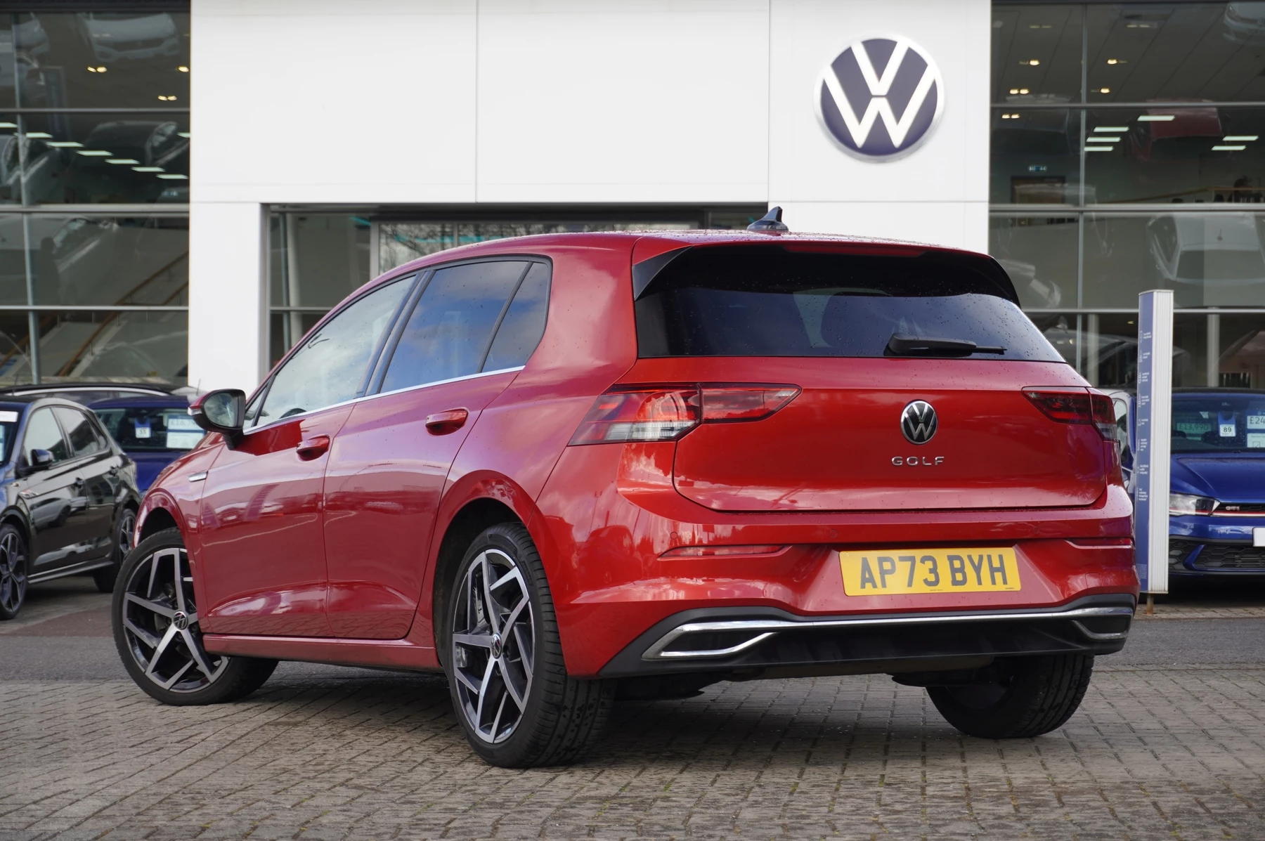 Volkswagen-Golf-image-2