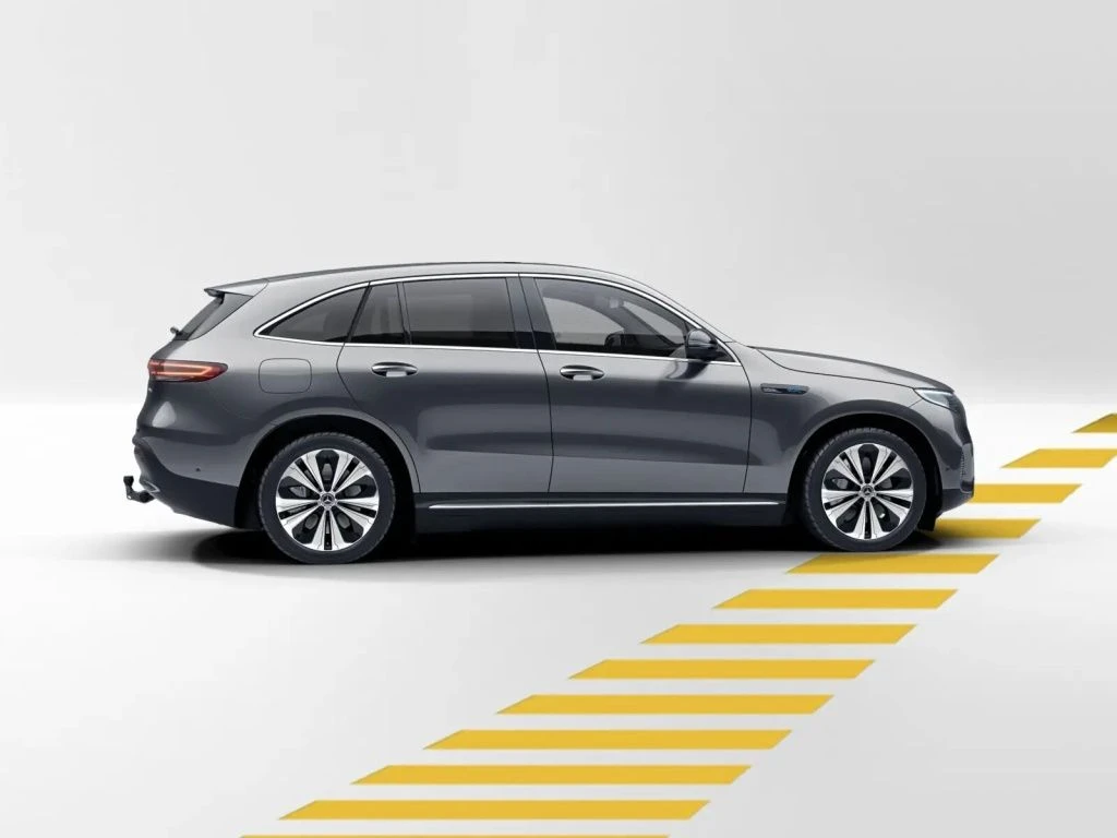 Mercedes-Benz-EQC 400-image-7