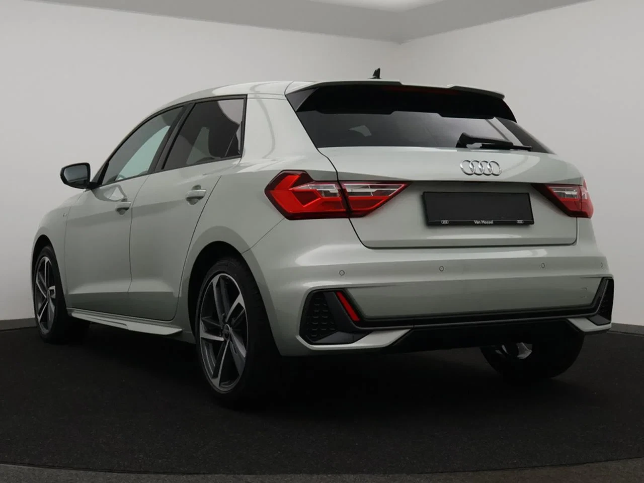 Audi-A1 Sportback-image-3