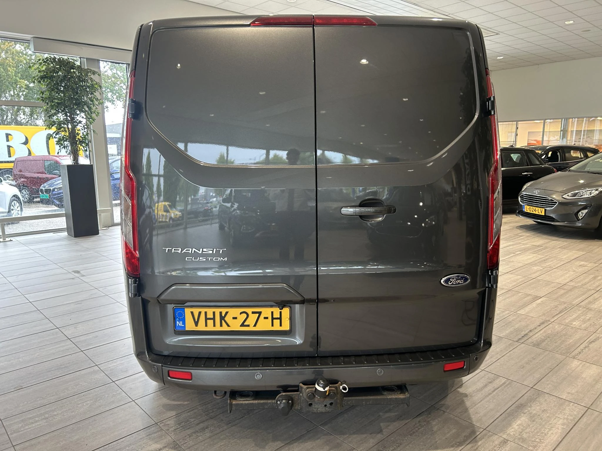 Ford-Transit Custom-image-3