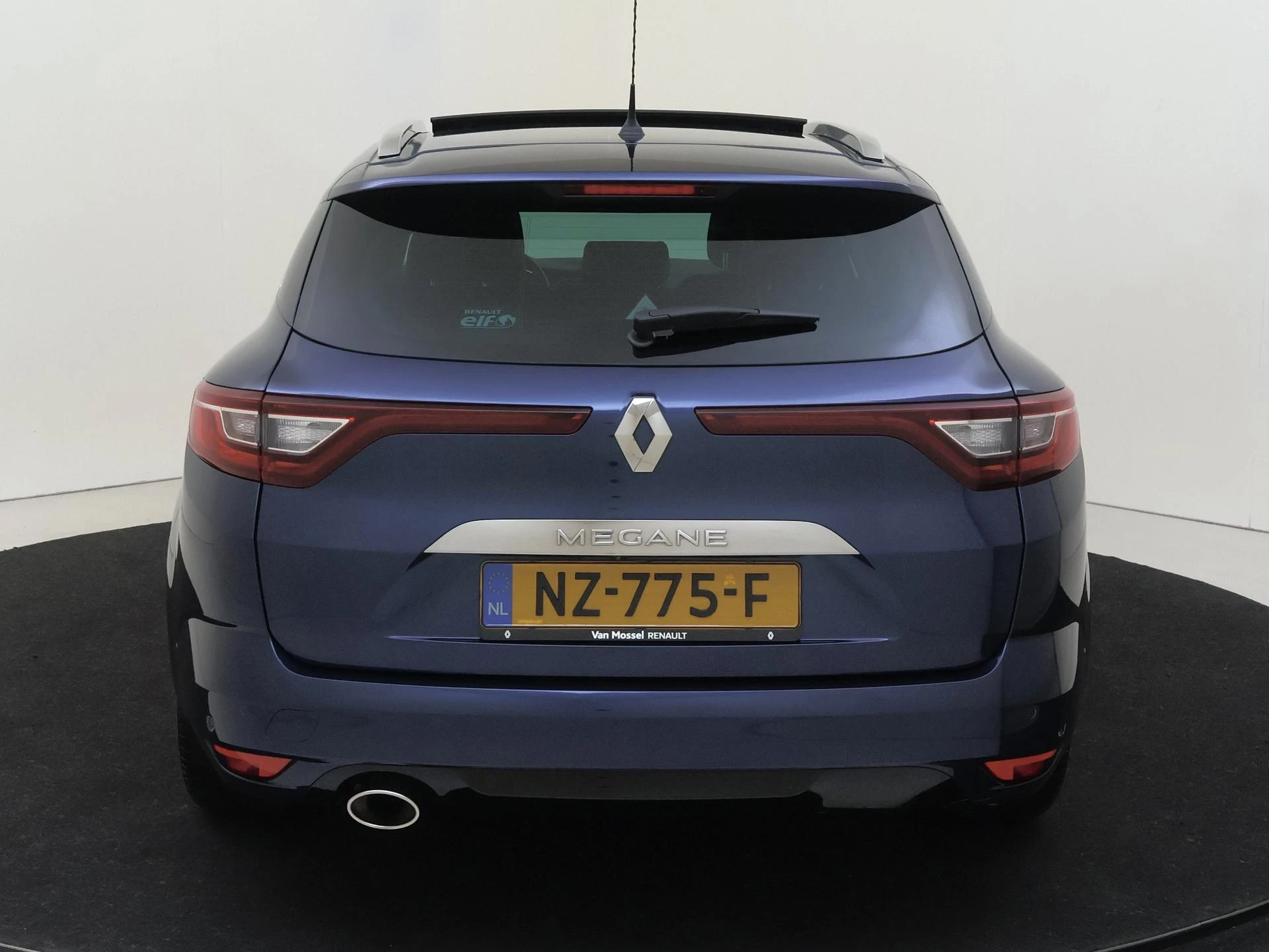 Renault-Mégane Estate-image-6