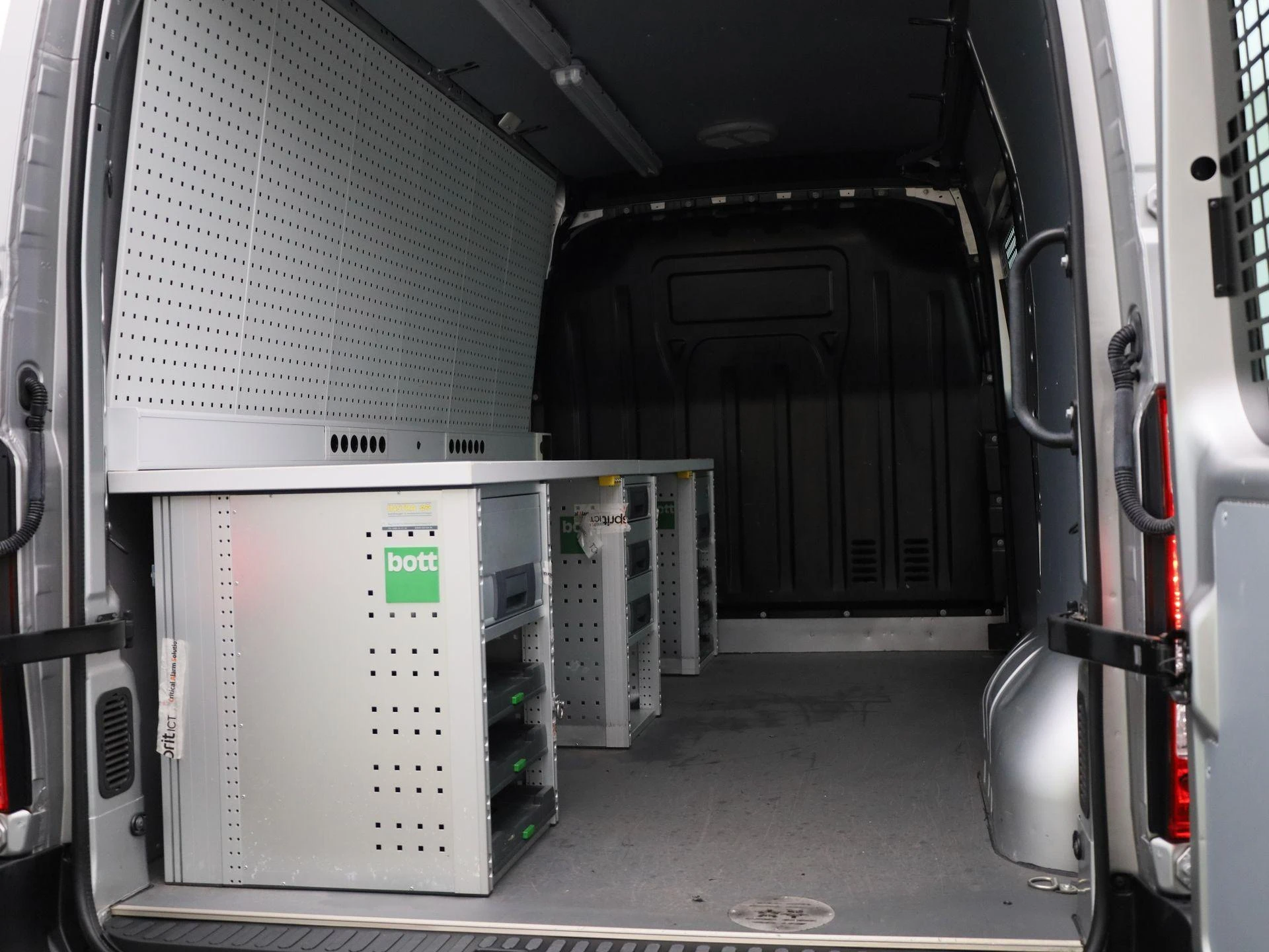 Opel-Movano-image-16