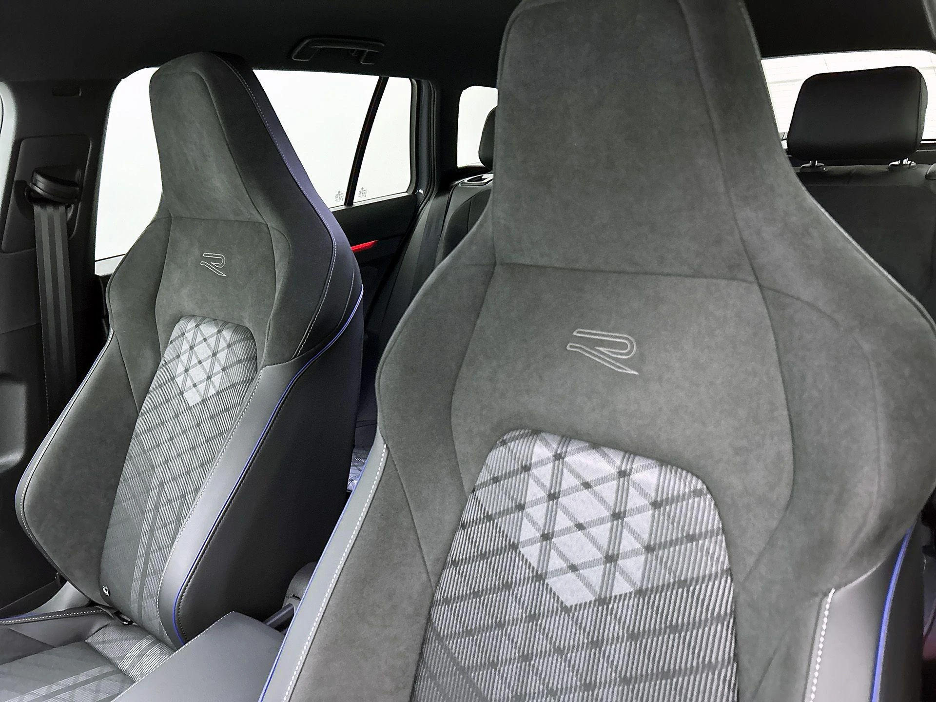 Volkswagen Golf - 12