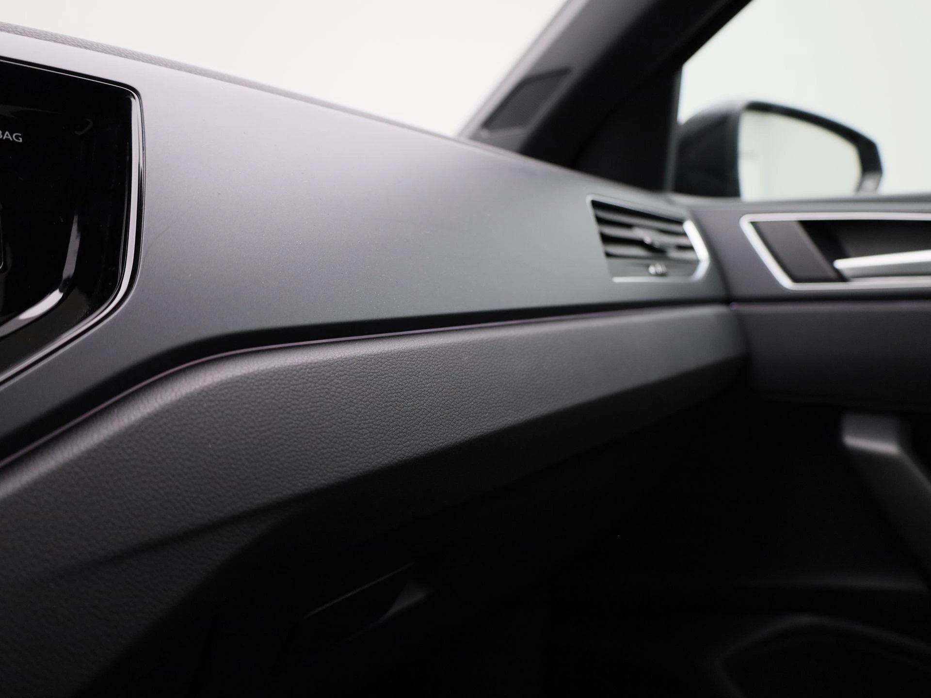 Volkswagen-Polo-image-30