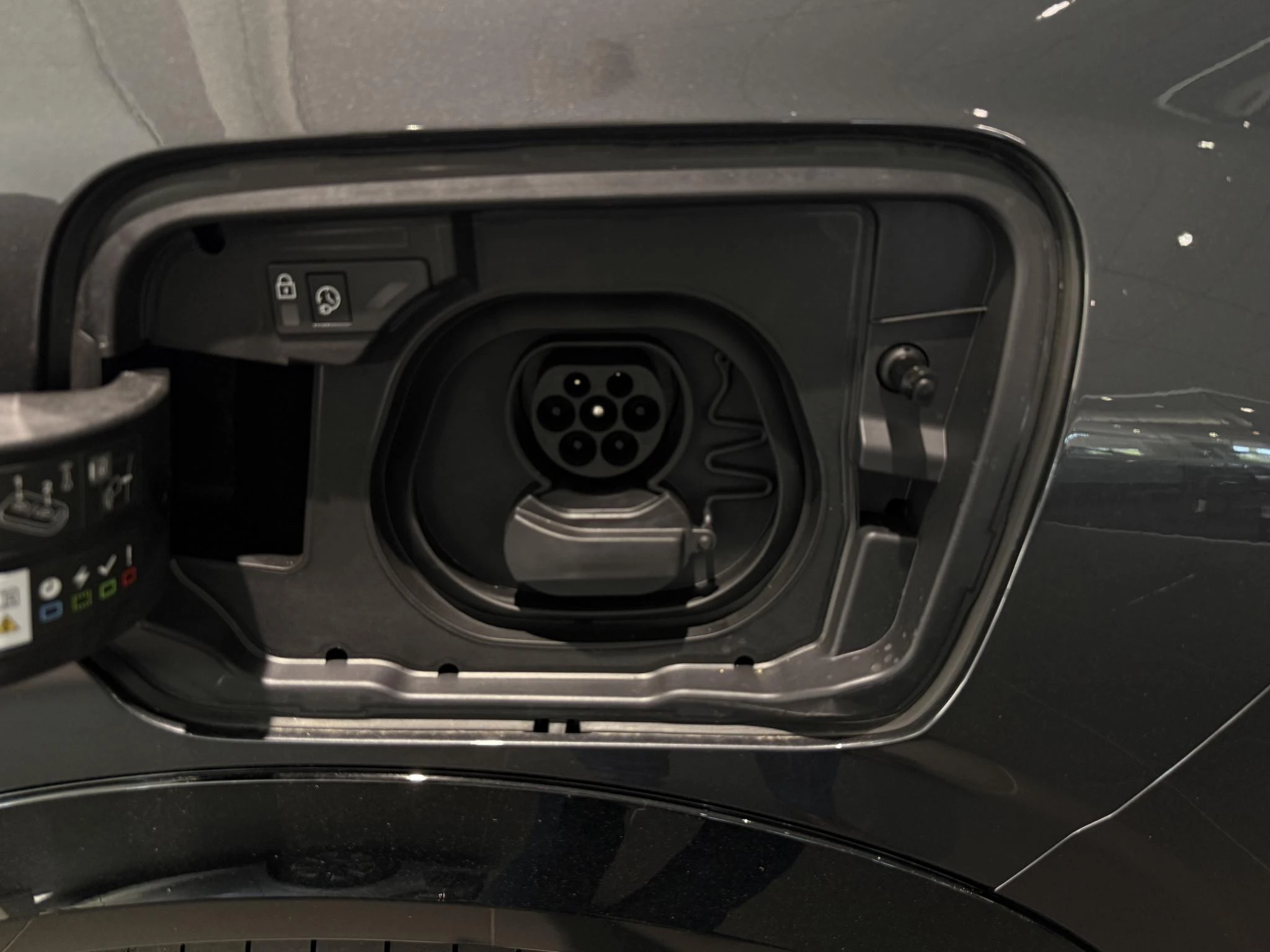 Peugeot e-3008 GT Long Range 230 97 kWh