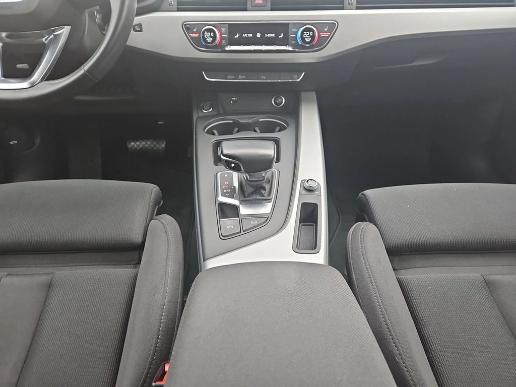Audi A4 Avant 35 TFSI S tronic *Navi*Matrix*Kamera*