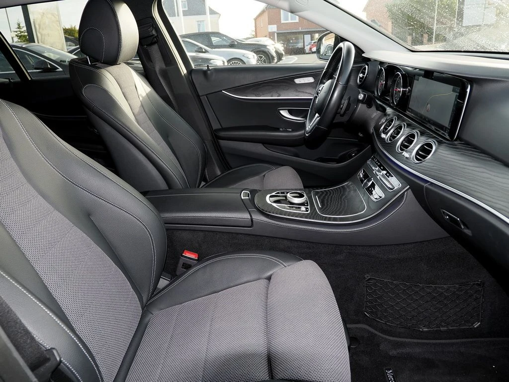 Mercedes-Benz-E-Klasse 220 d-image-10