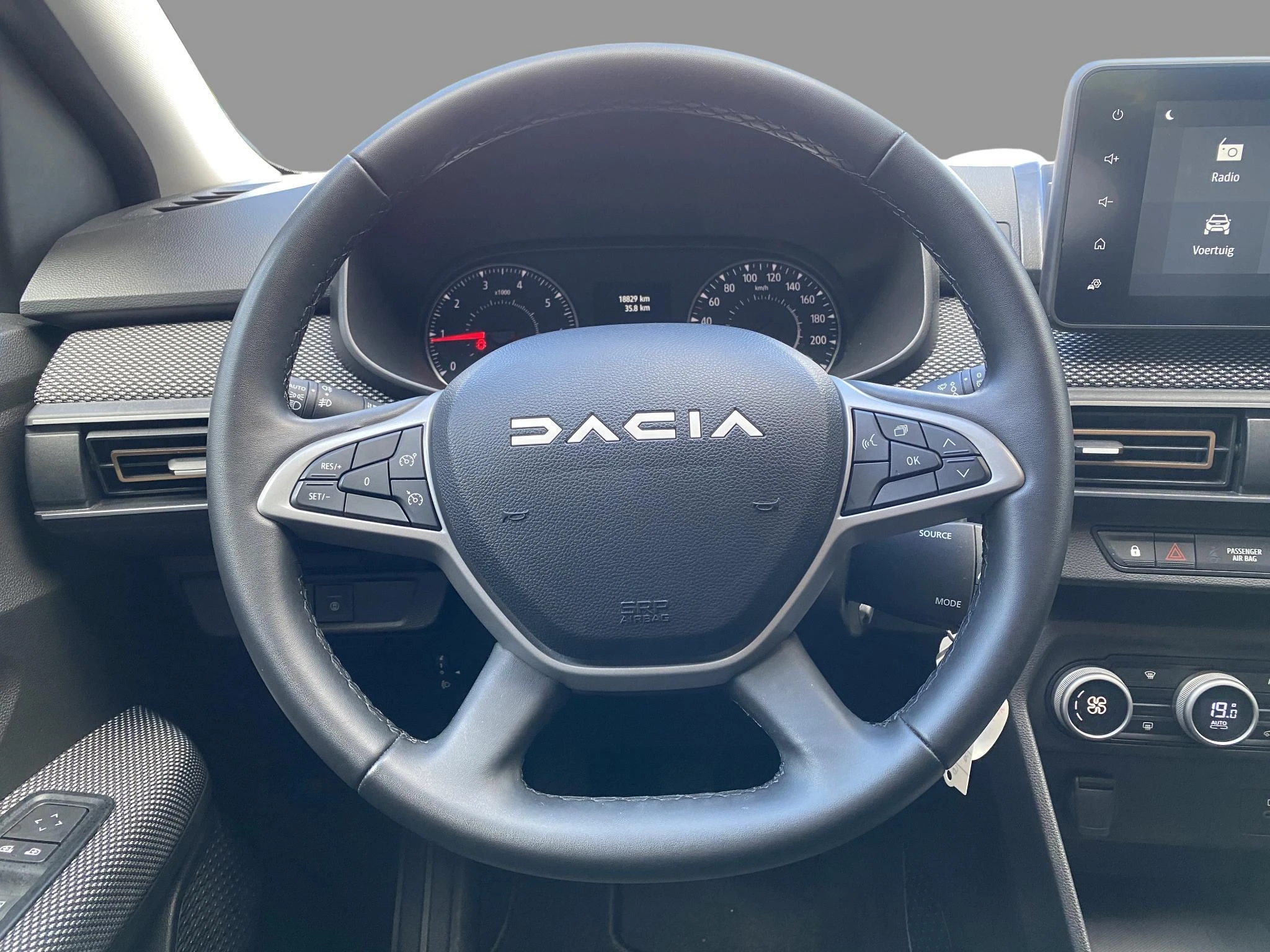 Dacia-Sandero Stepway-image-11