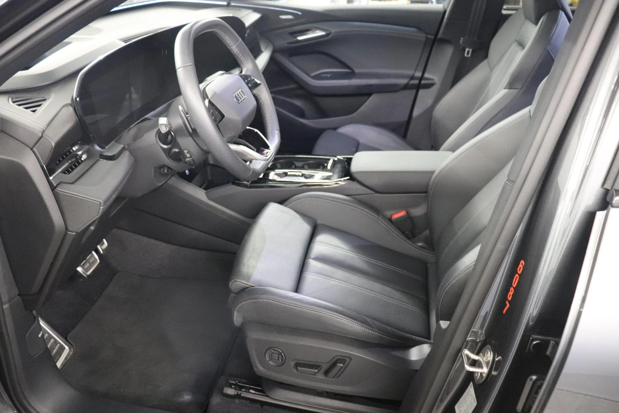 Audi-Q6 e-tron-image-6