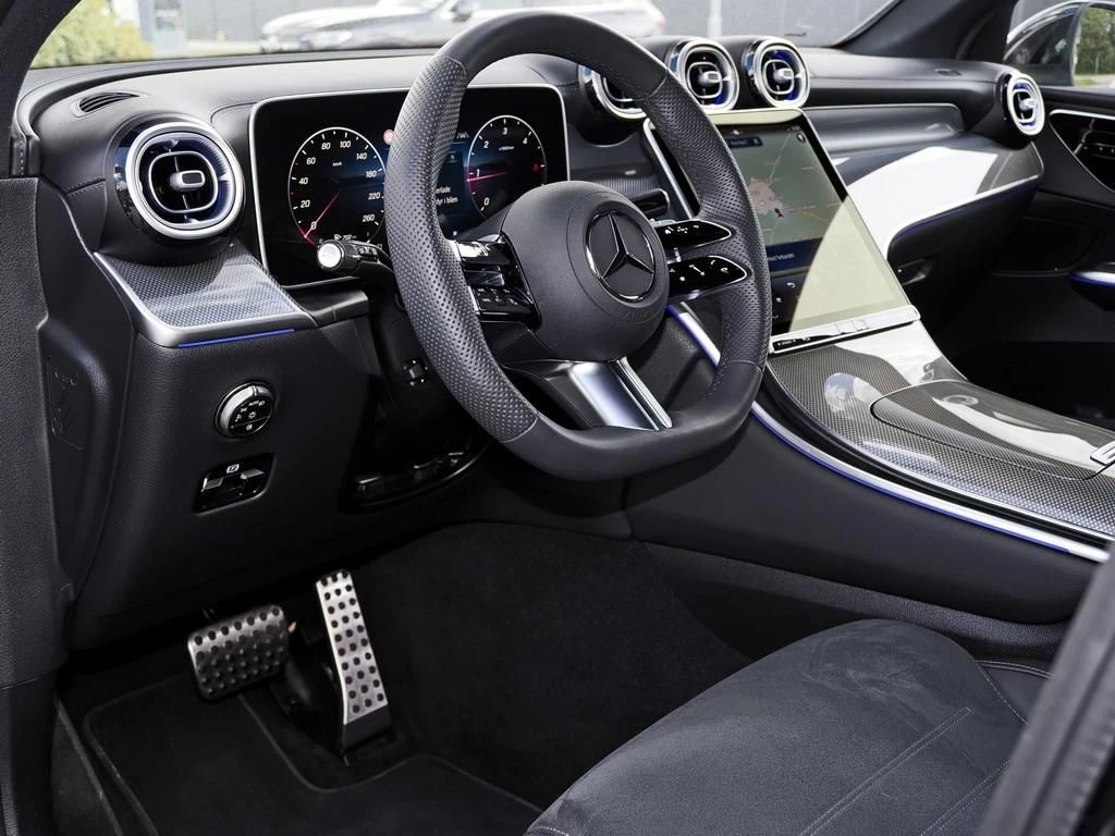 Mercedes-Benz-GLC 300 d-image-8