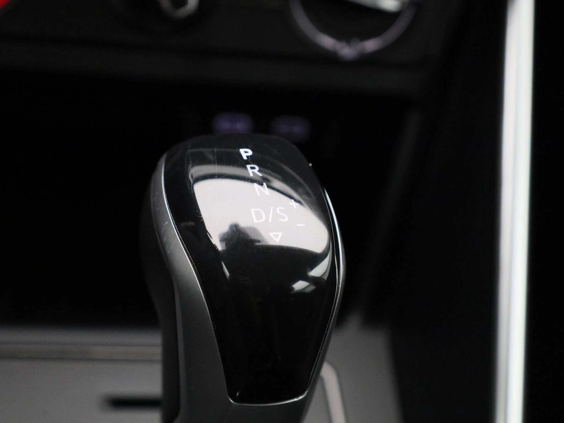 Volkswagen-Polo-image-19