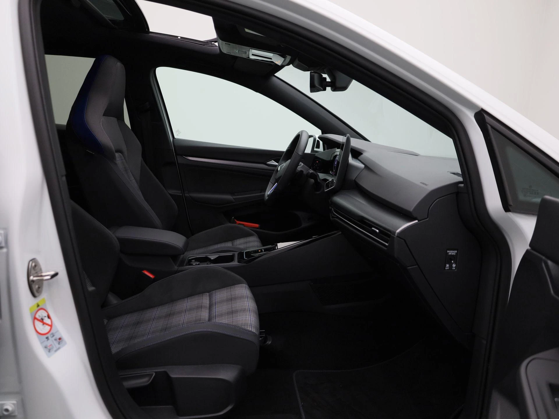 Volkswagen-Golf-image-40