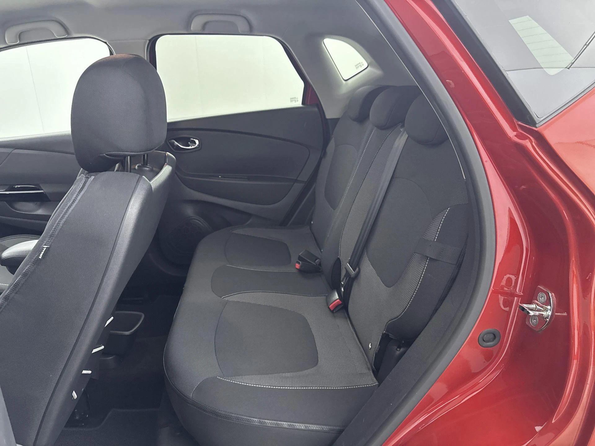 Renault-Captur-image-24