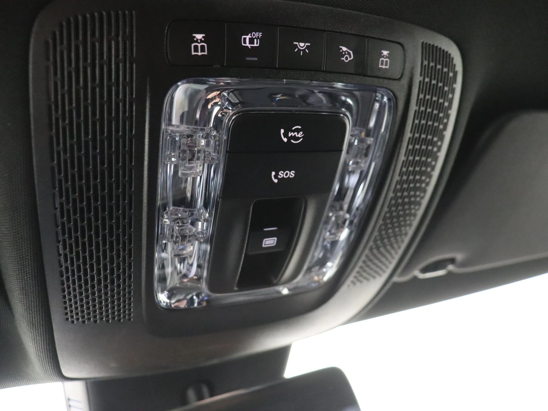 Mercedes-Benz-CLA-image-22