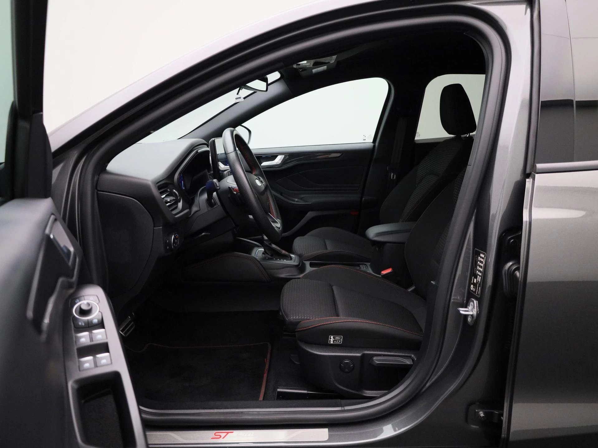 Ford Focus Wagon 1.0 EcoBoost Hybrid ST Line X